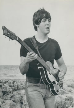 Vintage Paul McCartney, Guitar, Black and White Photography 24 x 16, 7 cm