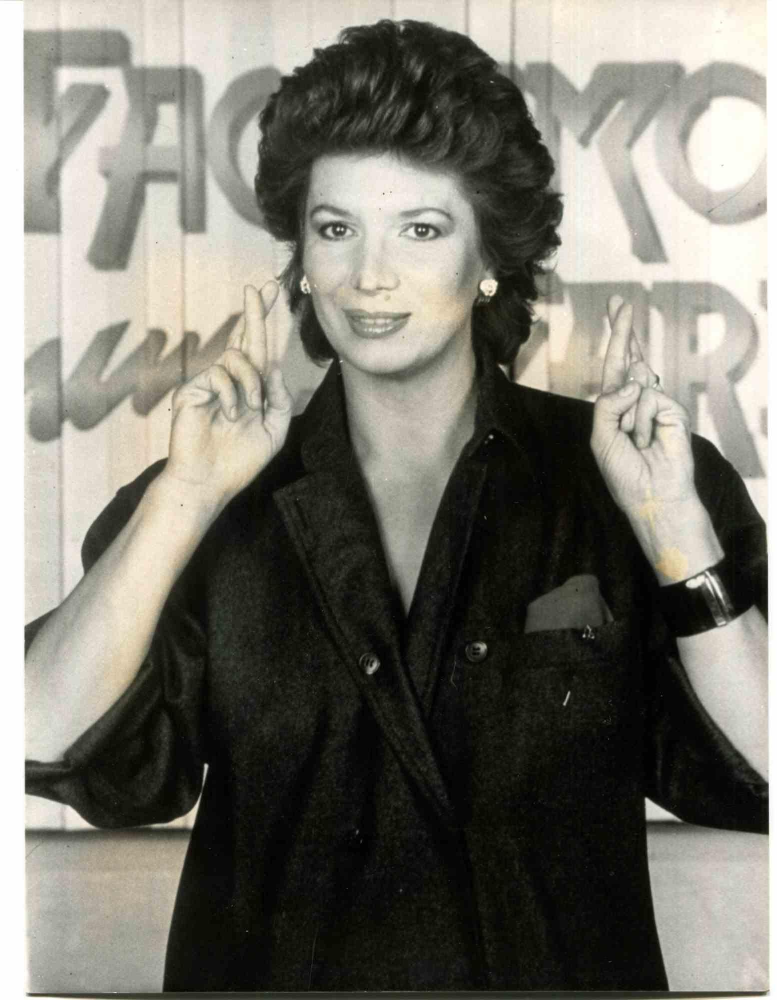 Unknown Figurative Photograph - Photo of Iva Zanicchi - 1980s