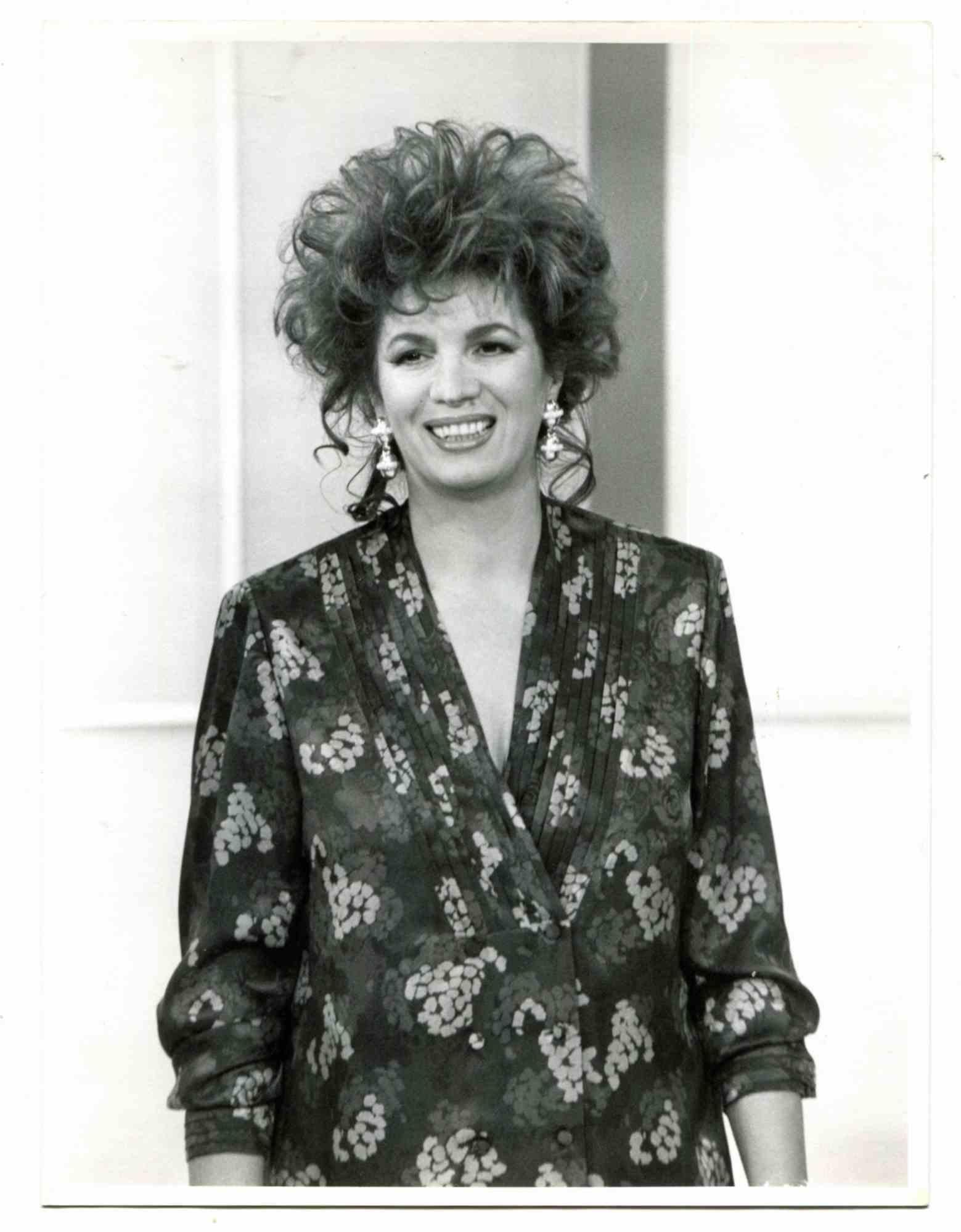 Unknown Portrait Photograph - Photo of Iva Zanicchi - Vintage Photo - 1980s