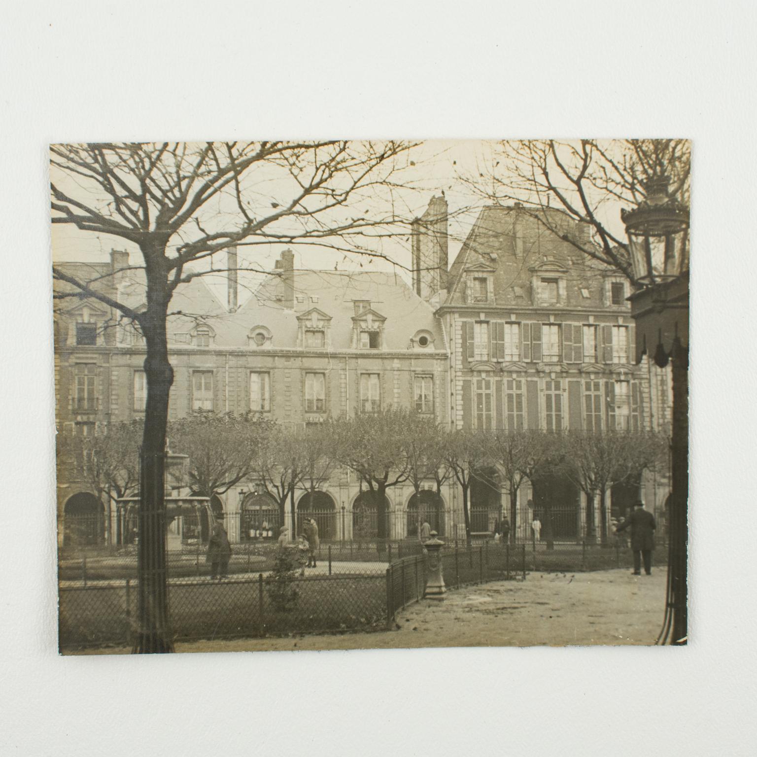 Place des Vosges in Paris, 1928, Silver Gelatin Black and White Photography For Sale 2