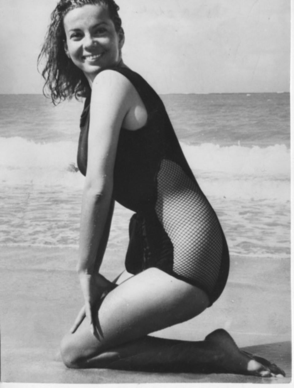 Portrait Photograph Unknown - Portrait d'Abbe Lane - Photo vintage, années 1960