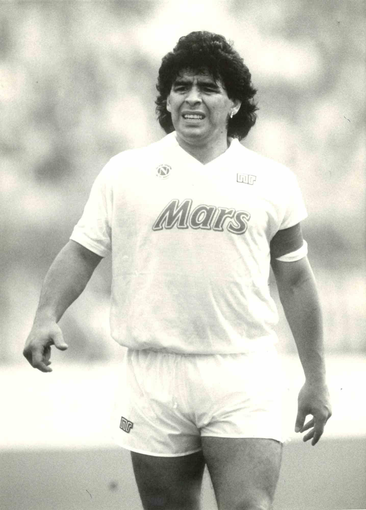 Portrait Photograph di Unknown - Ritratto di Diego Armando Maradona - Foto d'epoca - Anni '80