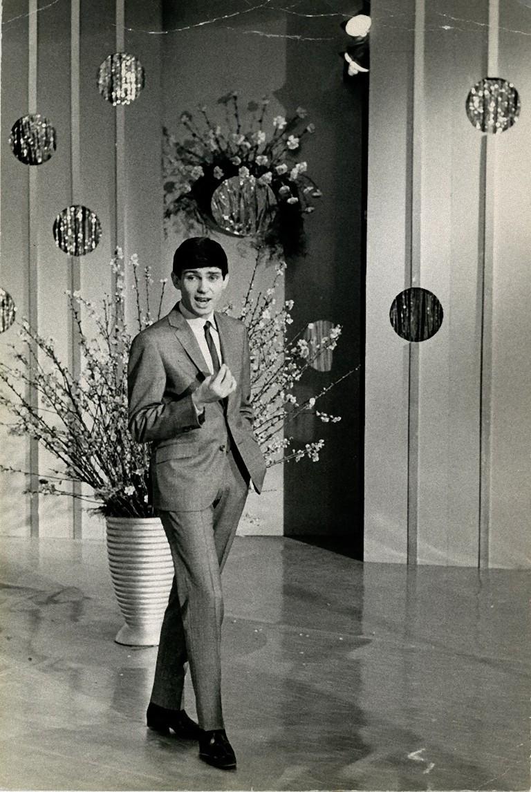 Unknown Black and White Photograph - Portrait of Gene Pitney during a Show - Vintage Photographic Print - 1960s