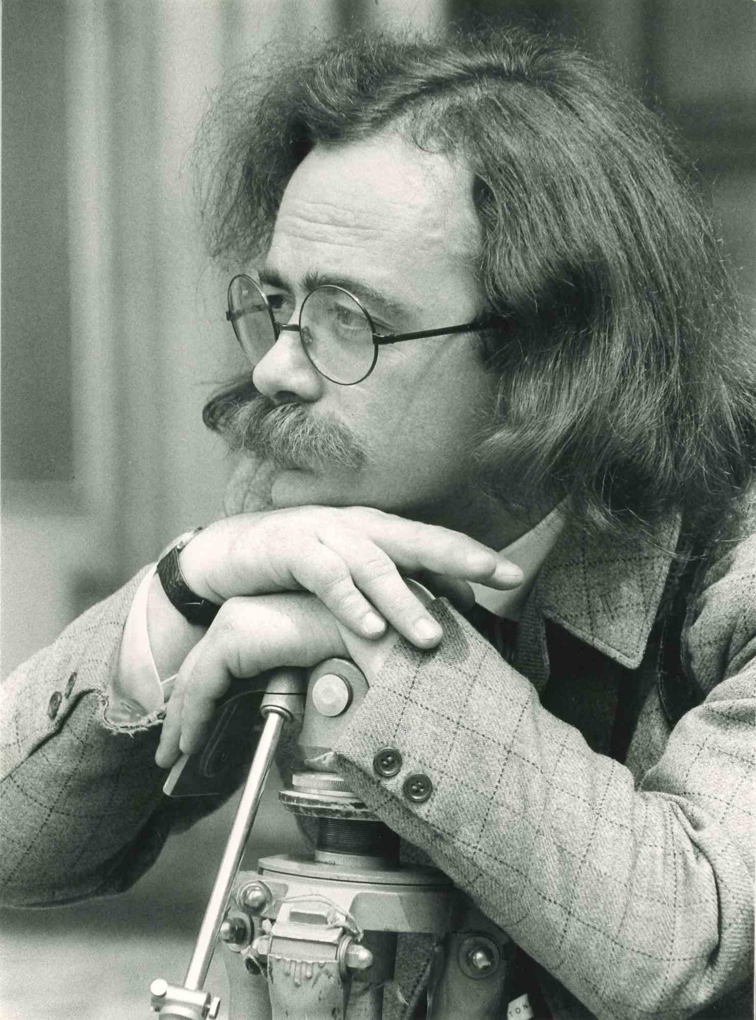 Unknown Figurative Photograph – Porträt von Maurizio Nichetti – Vintage-Fotografie – 1980er Jahre