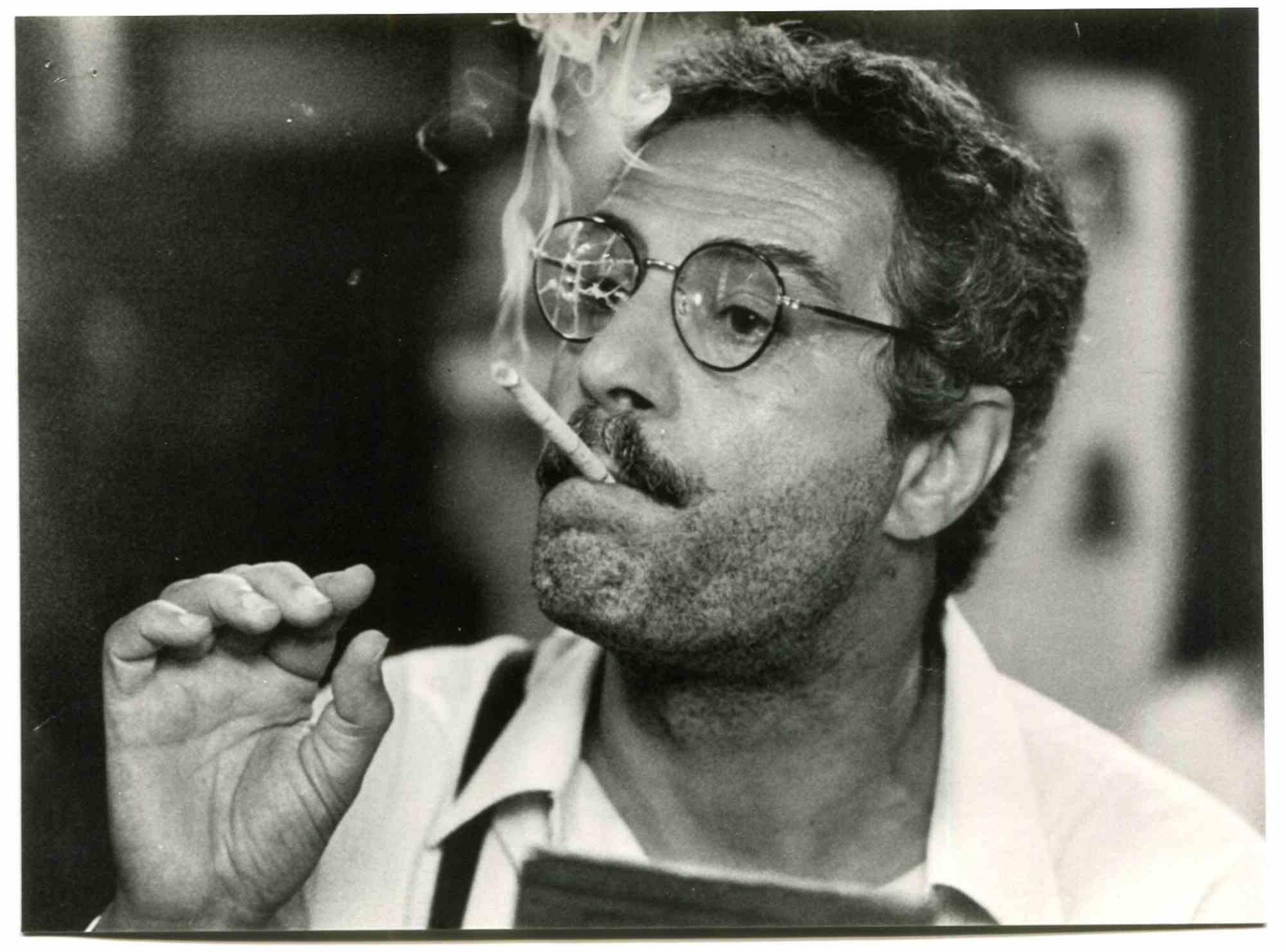 Figurative Photograph di Unknown - Ritratto di Nino Manfredi  - 1980s
