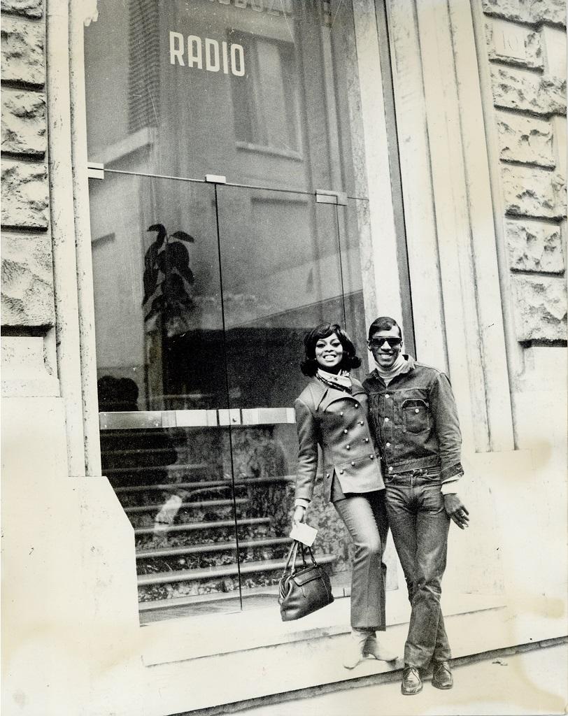 Unknown Portrait Photograph - Portrait of Rocky Roberts and Lola Falana - Vintage Photo - 1960s