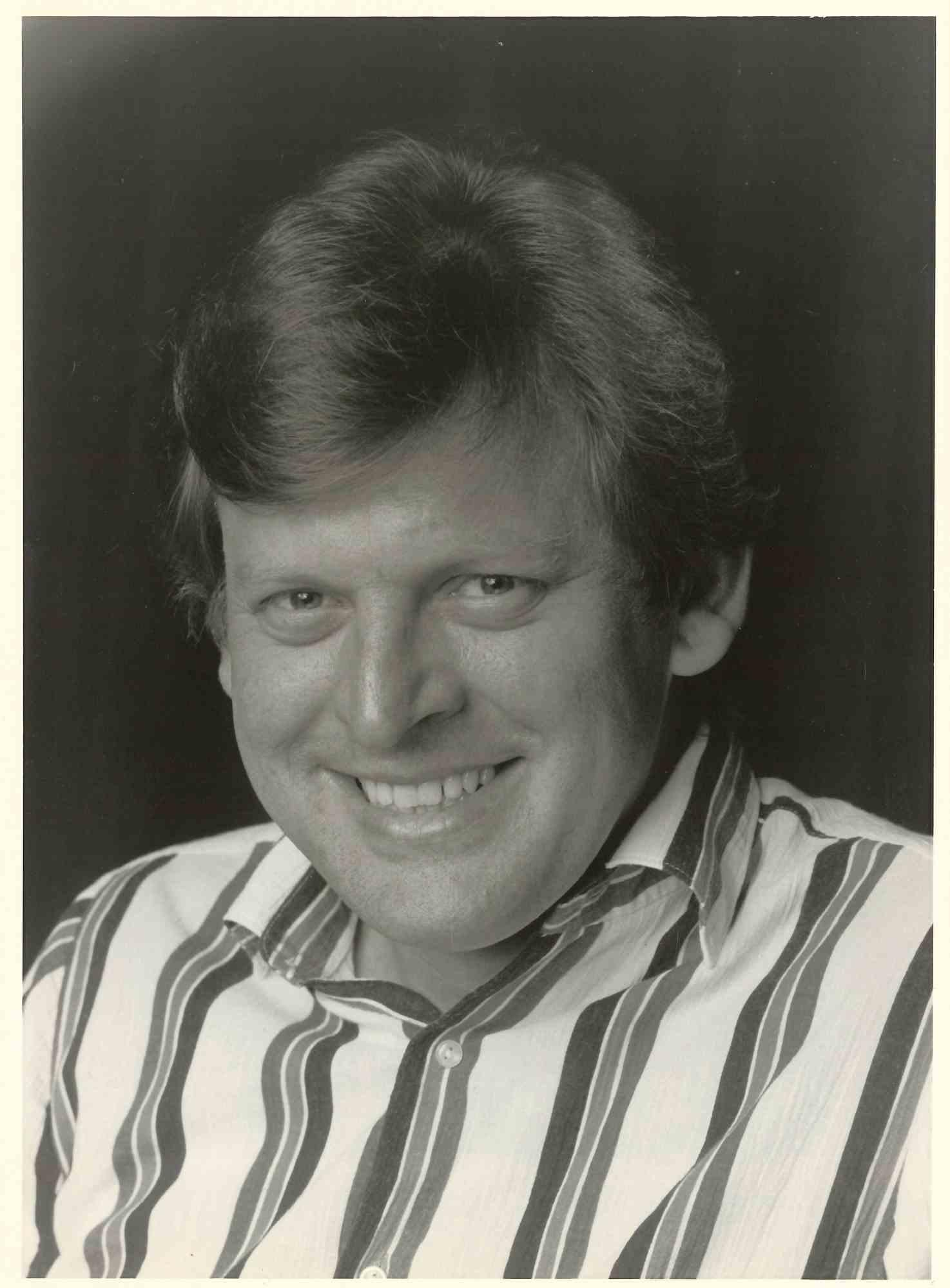 Figurative Photograph Unknown - Portrait du baryton Thomas Allen - Photo Vintage - années 1970