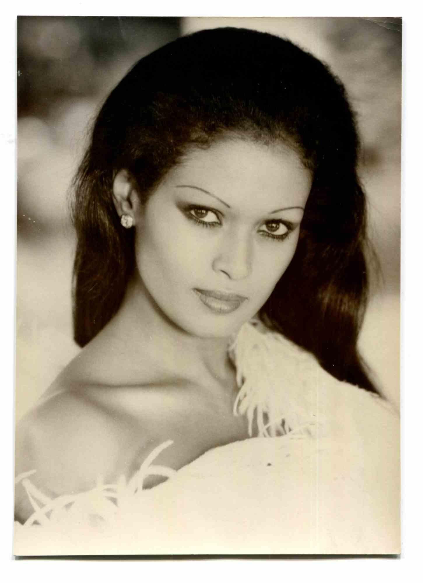 Unknown Figurative Photograph - Portrait of Zeudi Araya - Vintage Photo - 1970s