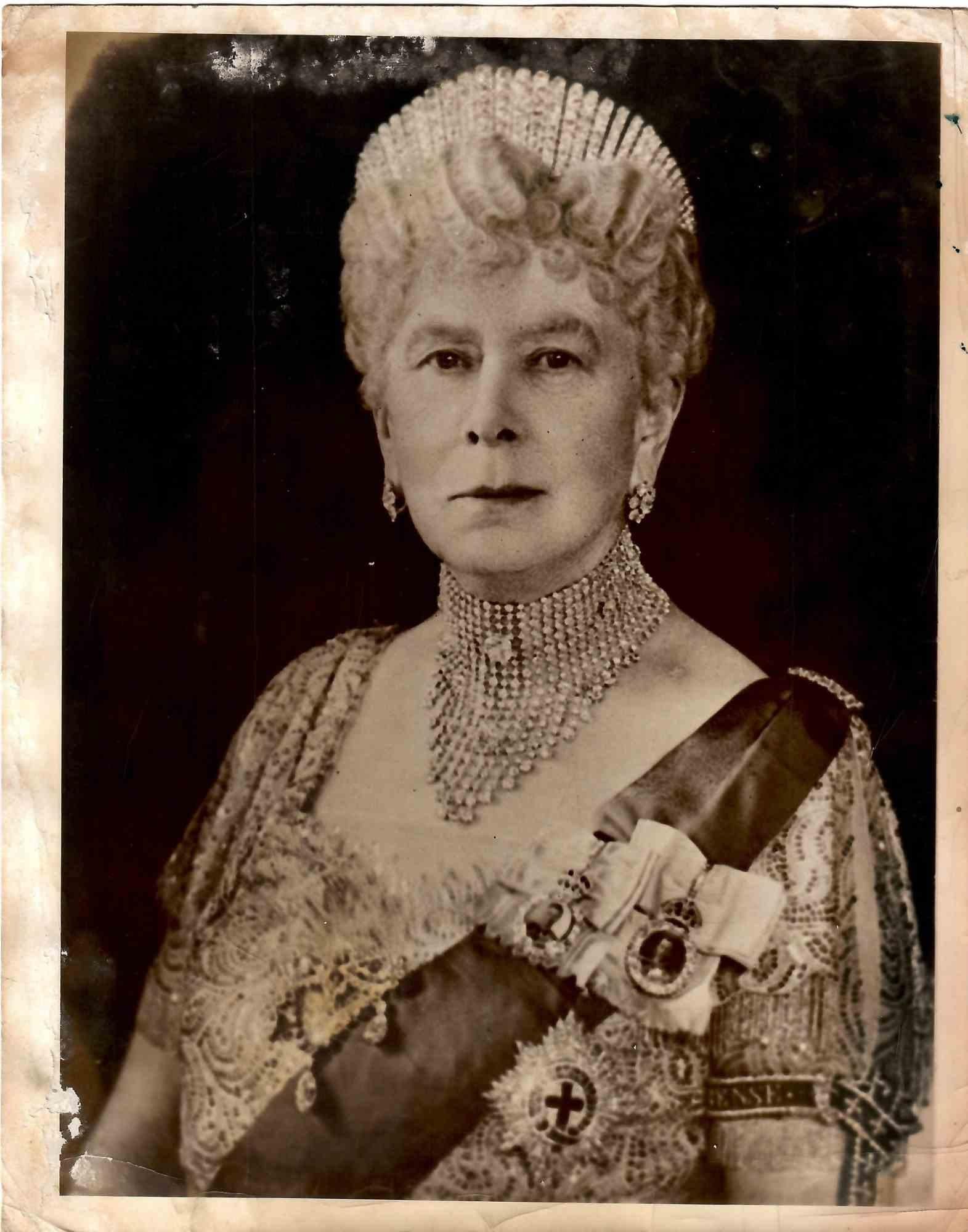 Unknown Black and White Photograph - Portrait Queen Mary - B/W photographic - Early 20th Century