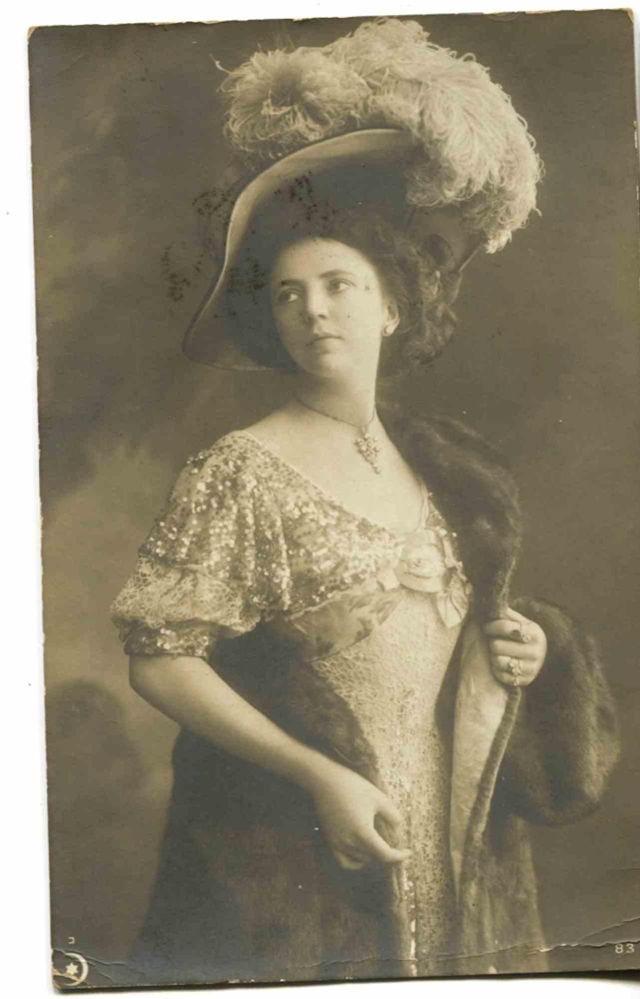 Figurative Photograph di Unknown - Ritratto - Foto d'epoca - Inizio del XX secolo