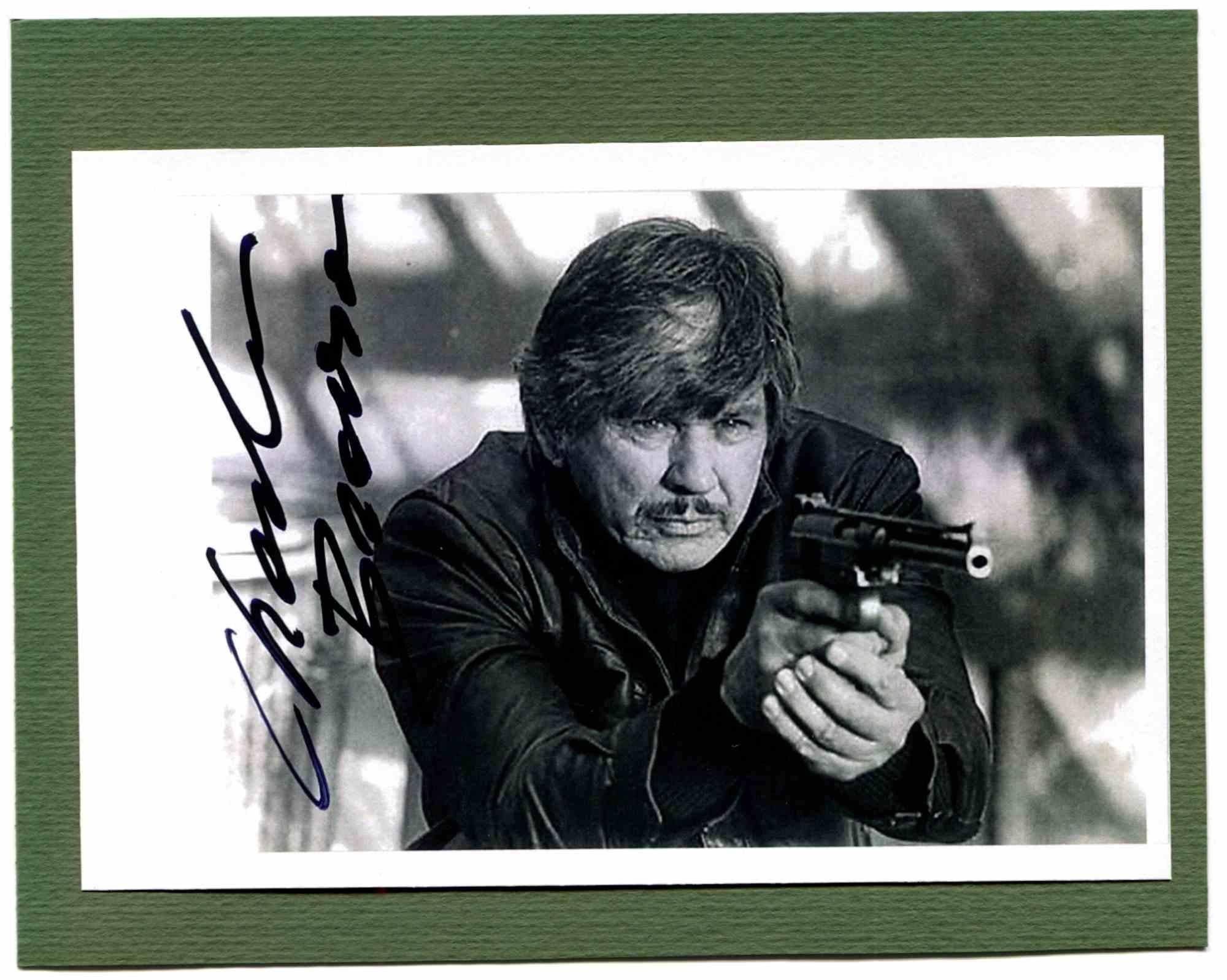 Unknown Figurative Photograph - Portrait with Signature of Charles Bronson - Photo - 1960s