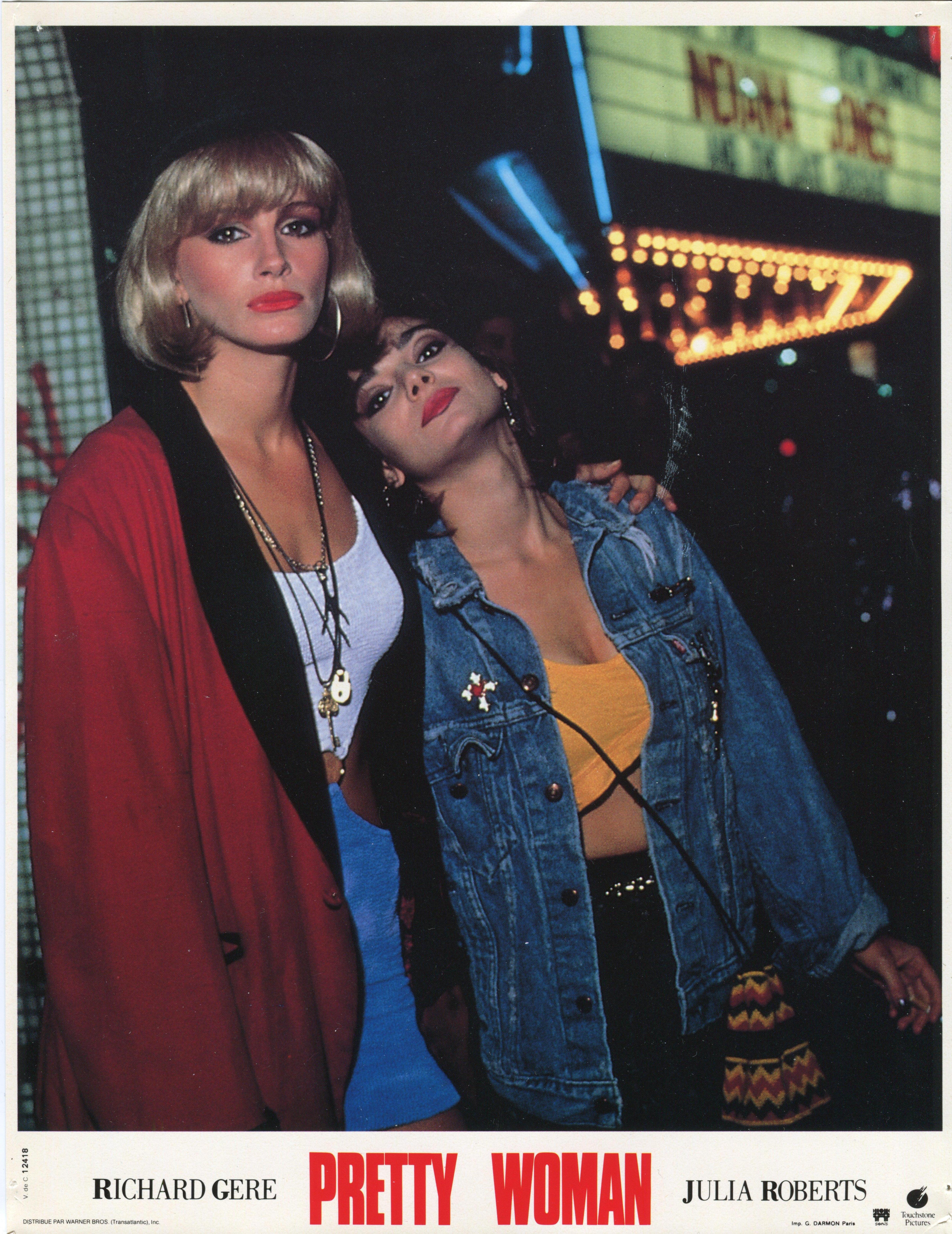 Unknown Color Photograph - Pretty Woman - Julia Roberts & Laura San Giacomo - Original Lobbycard '90