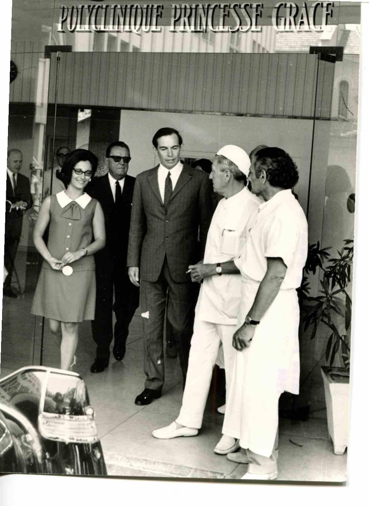 Unknown Portrait Photograph - Professor  Barnard visiting Policlinic Princess Grace in Montecarlo- 1960s