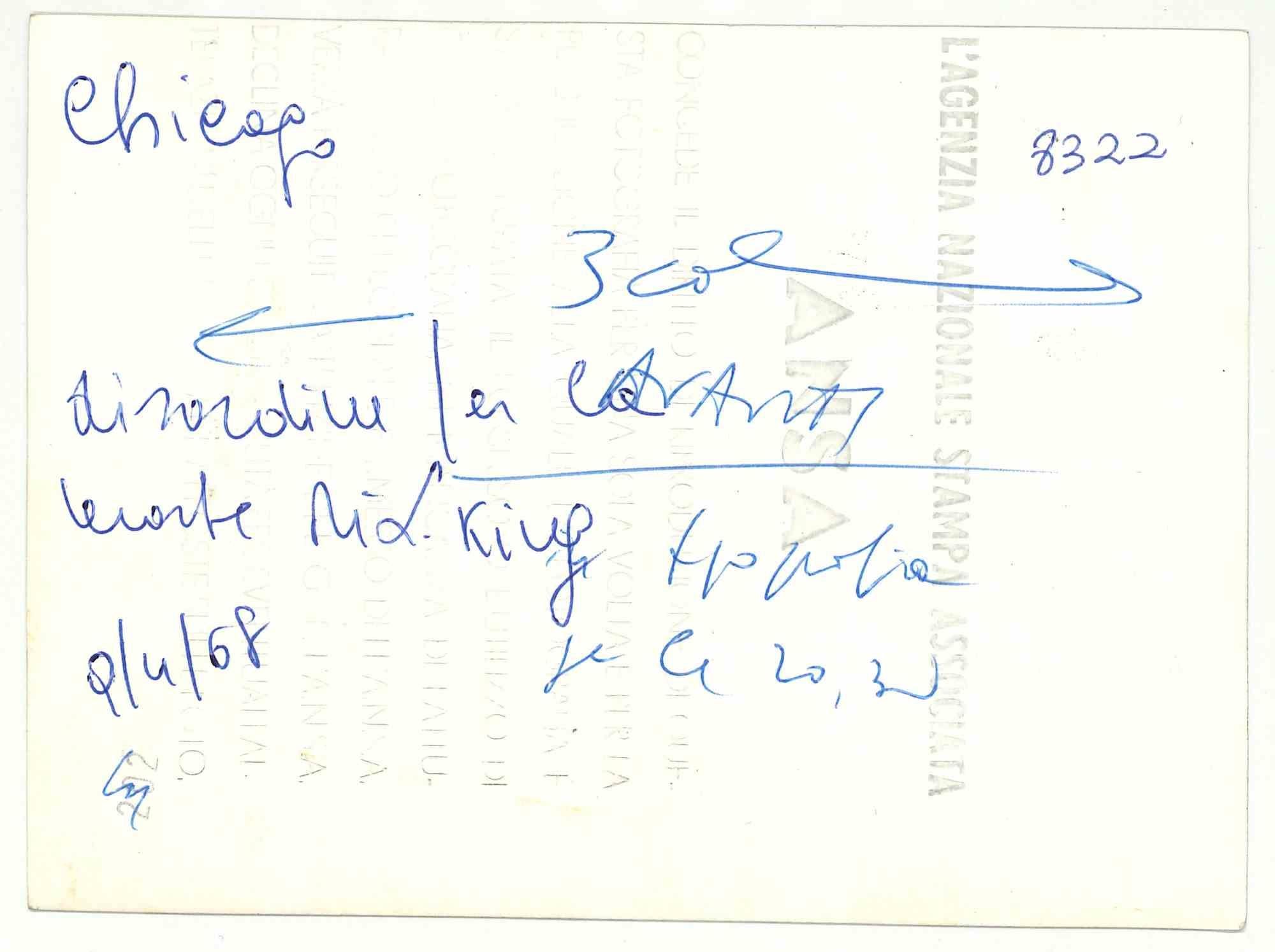 Proteste und Unruhen nach dem Mord von Martin Luther King –Vintage-Foto-1968 – Photograph von Unknown