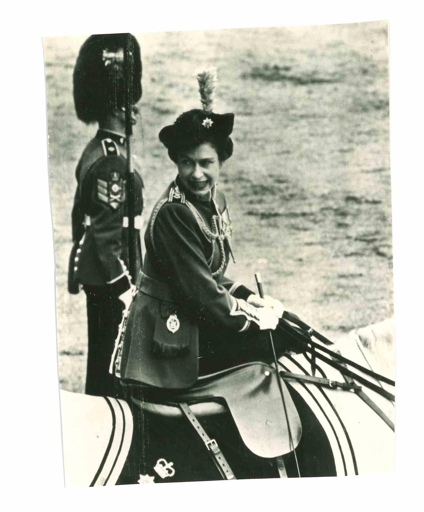 Unknown Figurative Photograph – Königin Elizabeth - 1960er Jahre