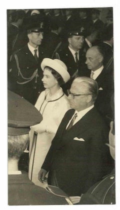 Königin Elizabeth II. und Giovanni Gronchi – Vintage- Pressdruck – 1961