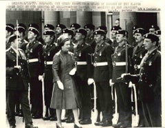 Queen Elizabeth II in Belfast - Vintage Press Print - 1977