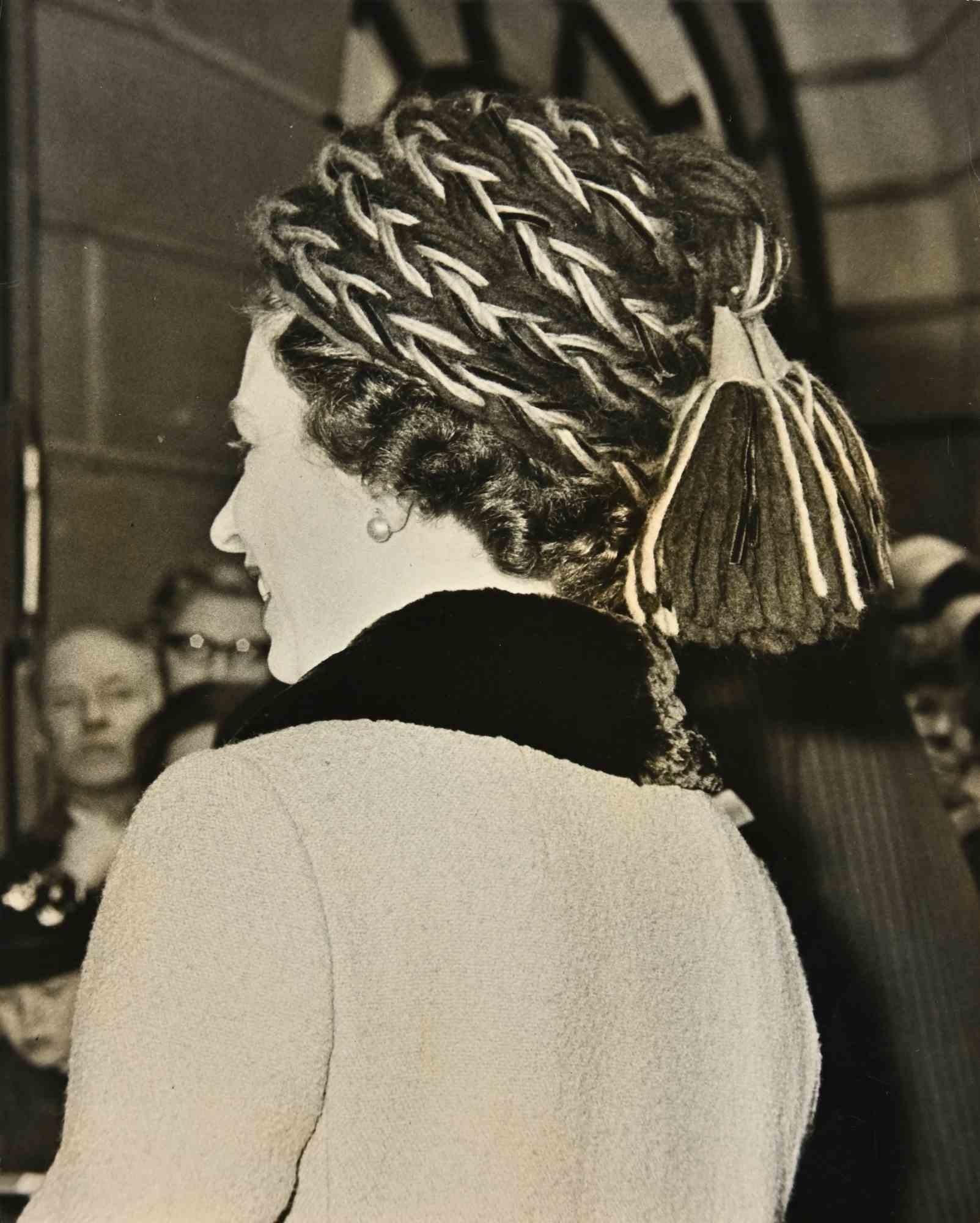 Unknown Figurative Photograph - Queen Elizabeth II Wears a Tassel - Photograph - 1963
