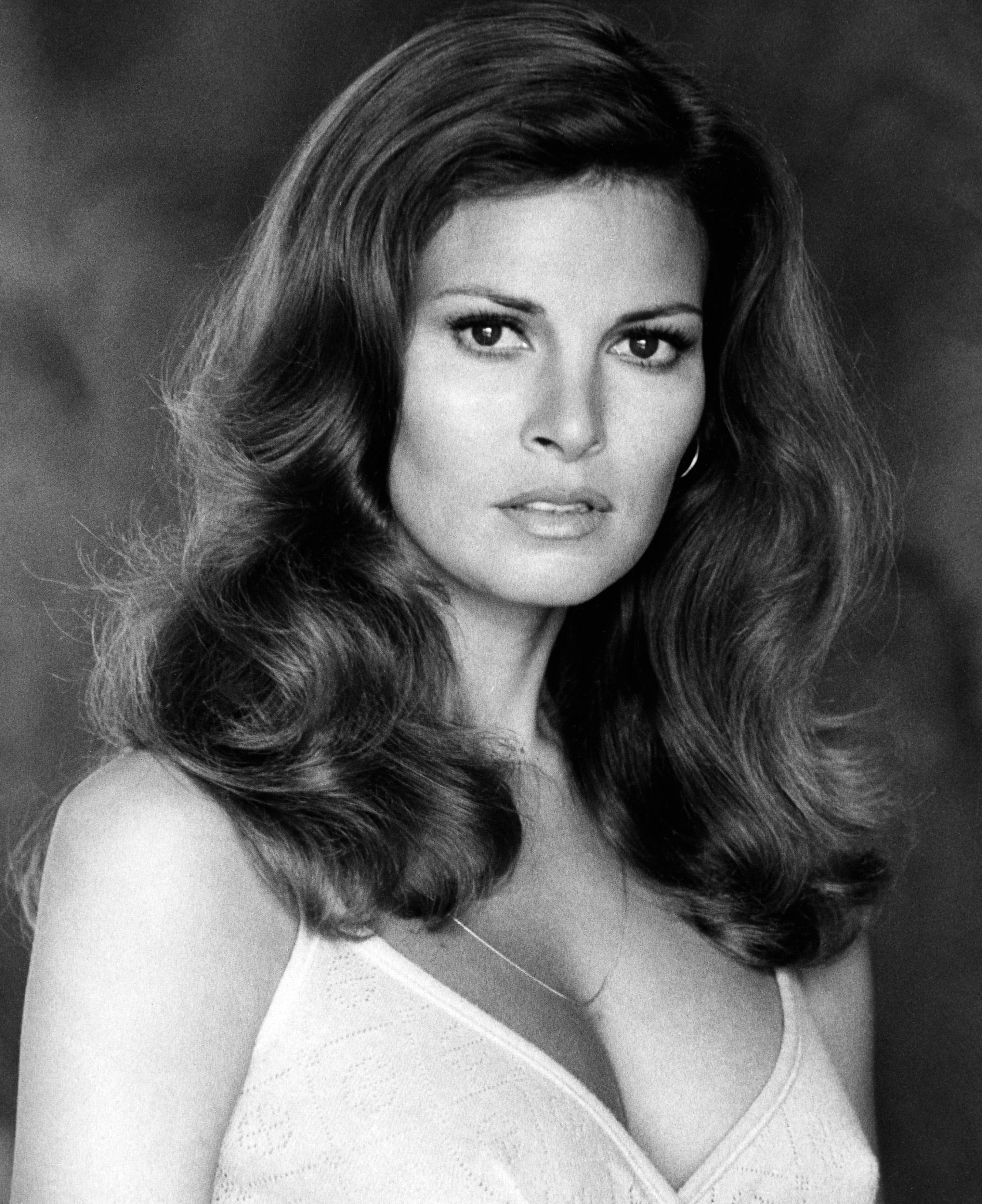 Unknown Black and White Photograph - Raquel Welch Glamour in the Studio Globe Photos Fine Art Print