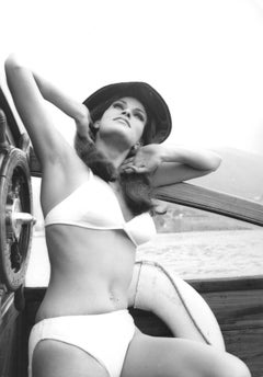 Raquel Welch-Liegesessel auf Segelboot