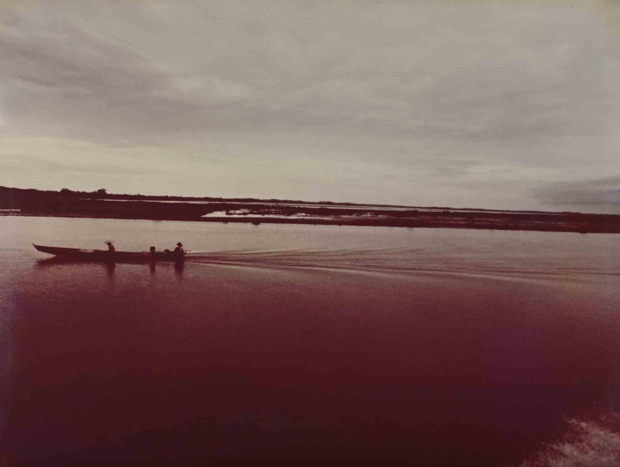Figurative Photograph de Unknown - Reportaje desde Vietnam - Paisaje marino - Foto de época - Años 70