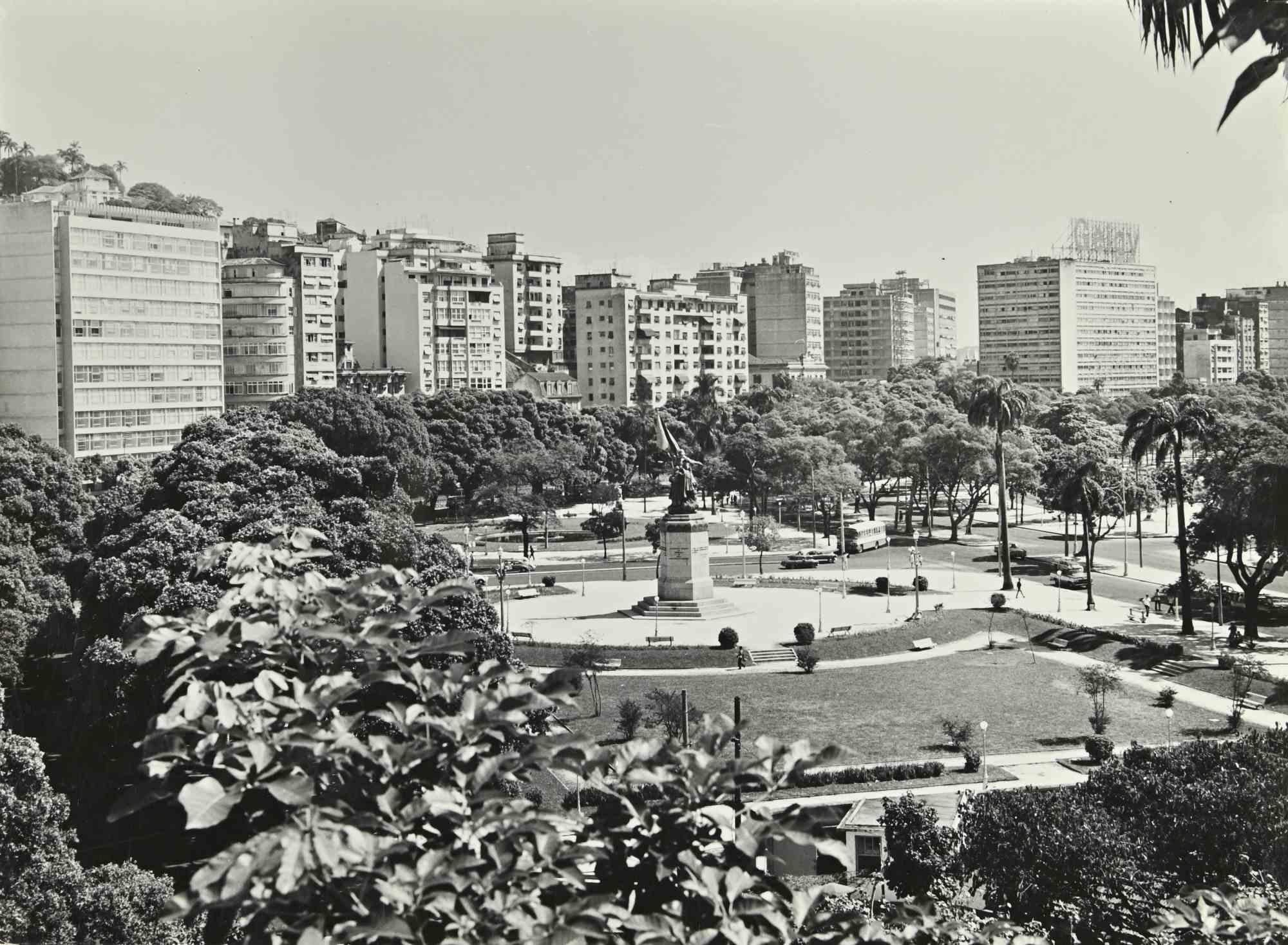 Unknown Figurative Photograph - Rio de Janeiro Garden of Glory - Vintage b/w Photo - 1970s