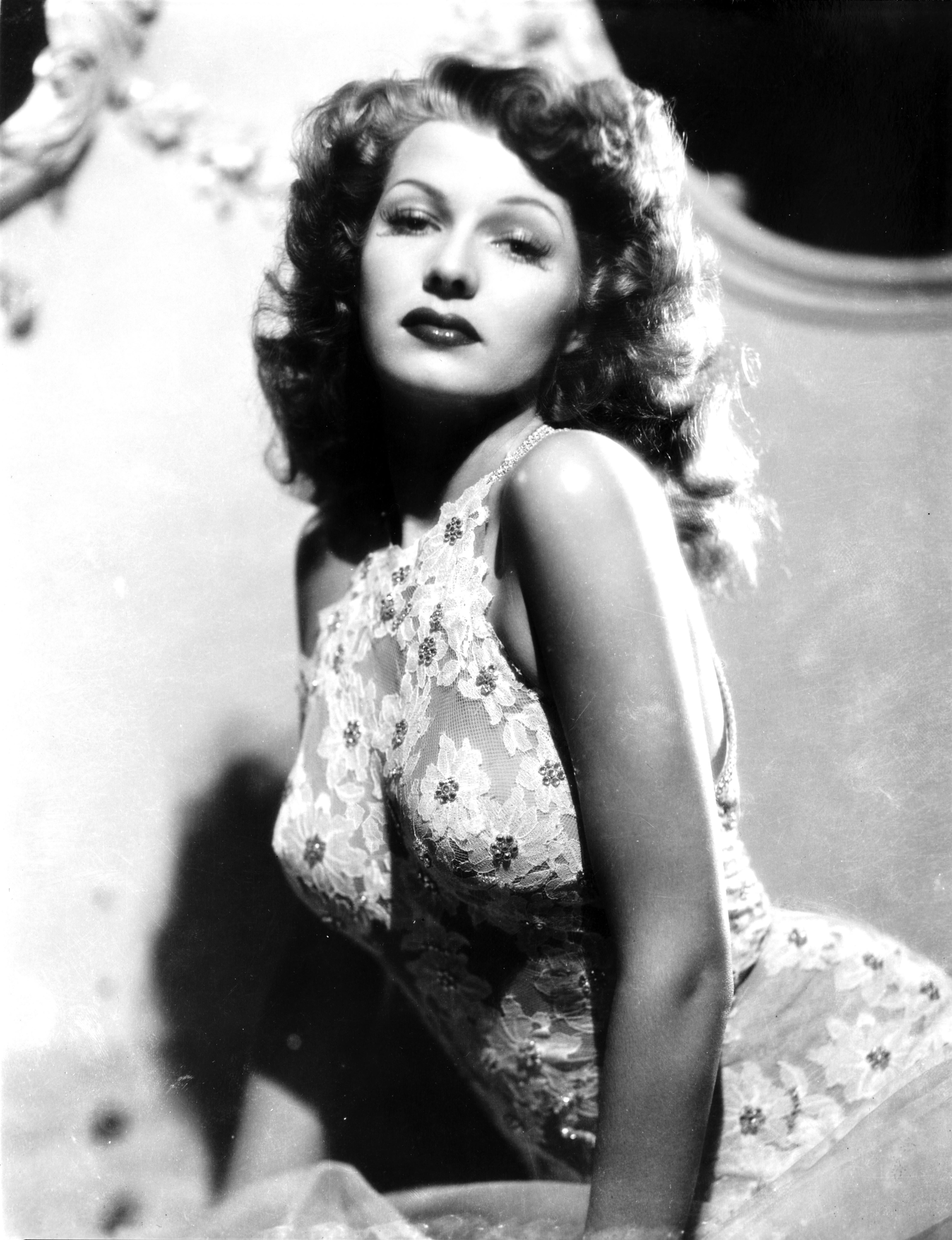 Rita Hayworth - Fotografía y negativo antiguo de gran formato - Photograph de Unknown