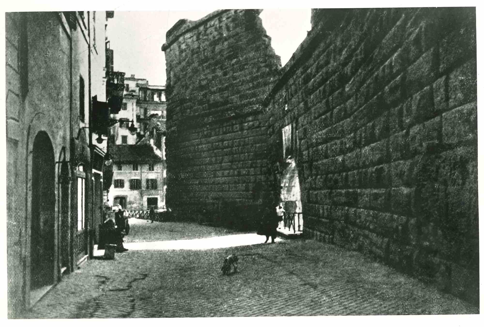 Unknown Black and White Photograph – Rom – frühes 20. Jahrhundert