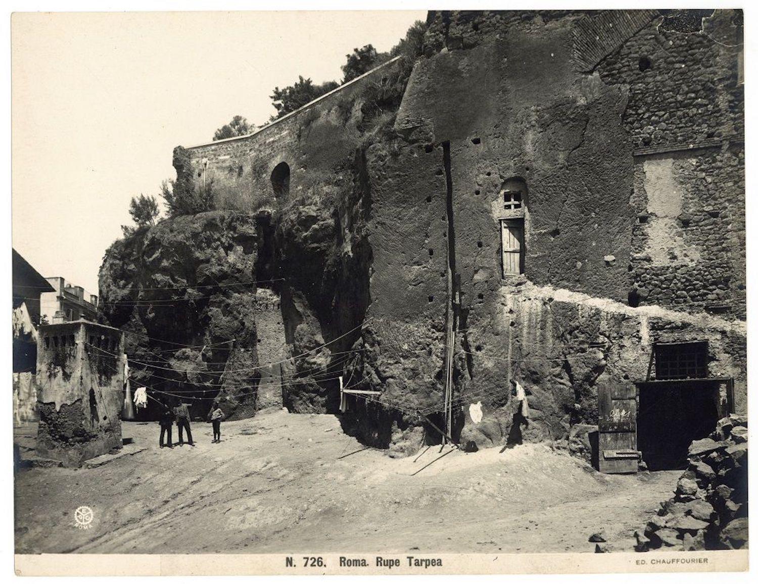 Unknown Black and White Photograph - Rupe Tarpea in Rome  - Vintage Photo 1920s