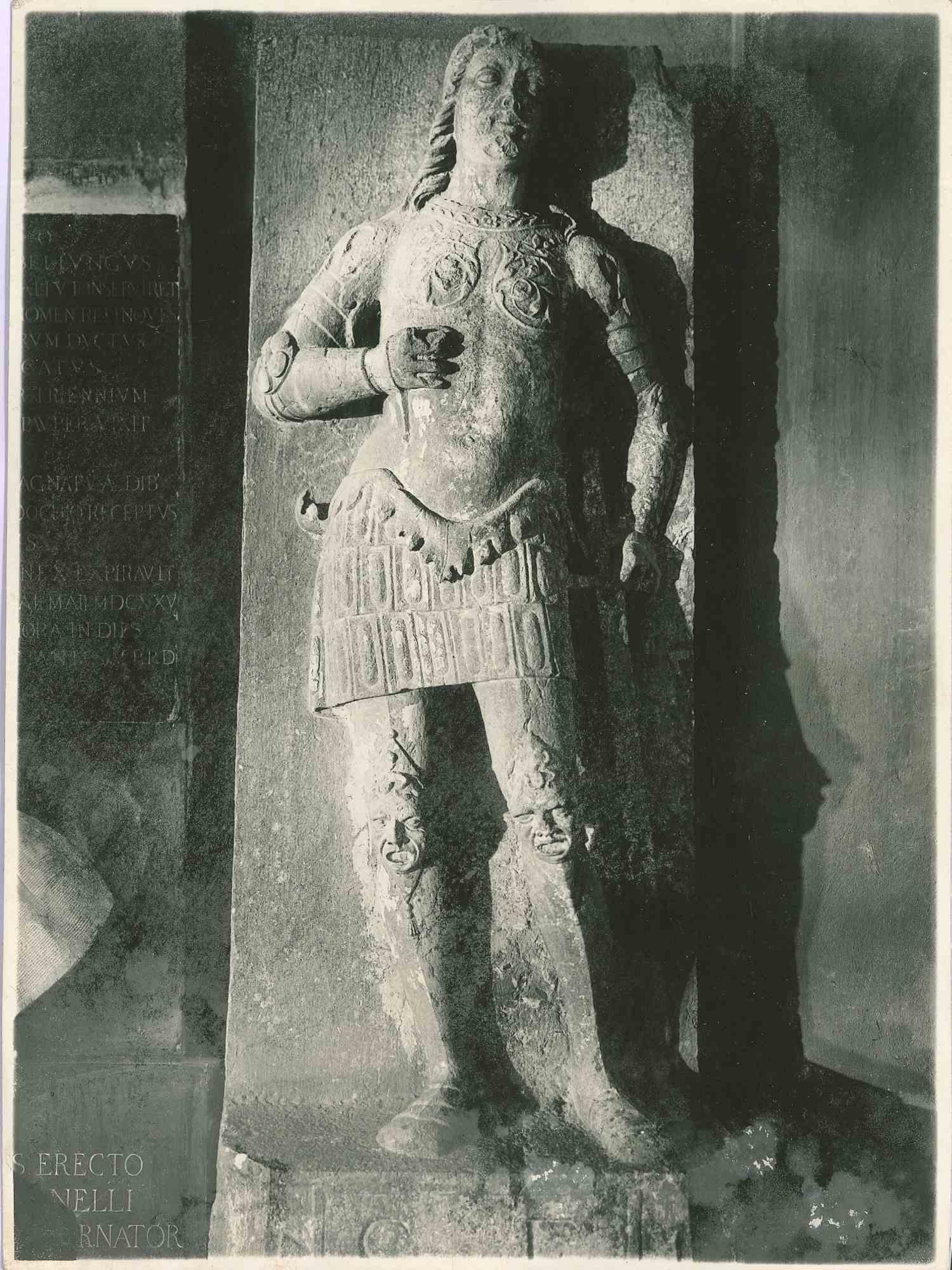 Unknown Figurative Photograph - S. Erecto Relief - Vintage Photo - Early 20th century
