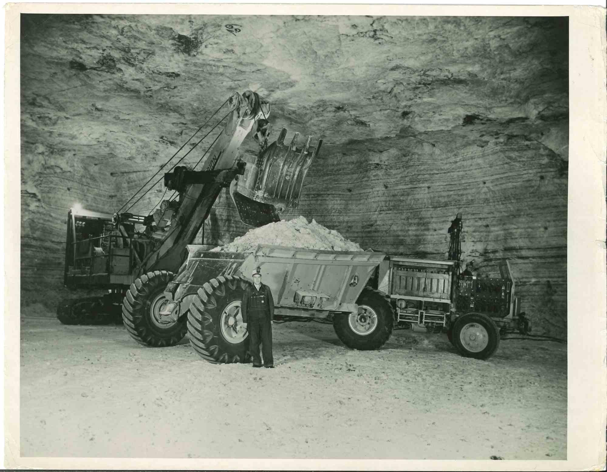 Unknown Figurative Photograph - Salt Production - American Vintage Photograph - Mid 20th Century