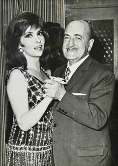 Salvatore Quasimodo avec Gina Lollobrigida - Photographie vintage, années 1960