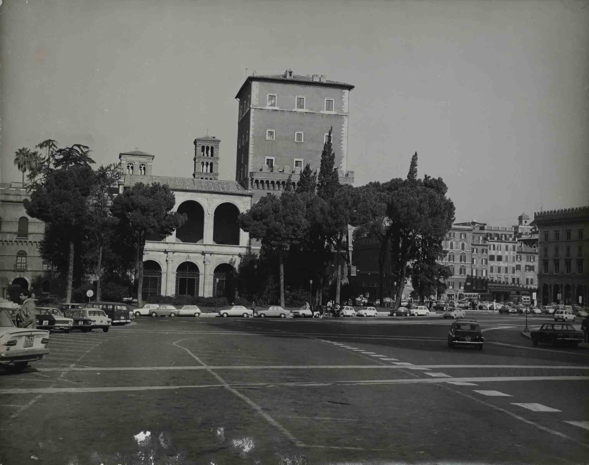 Unknown Landscape Photograph - San Marco Evangelista, Piazza Venezia, Rome - Vintage Photo - Mid-20th Century