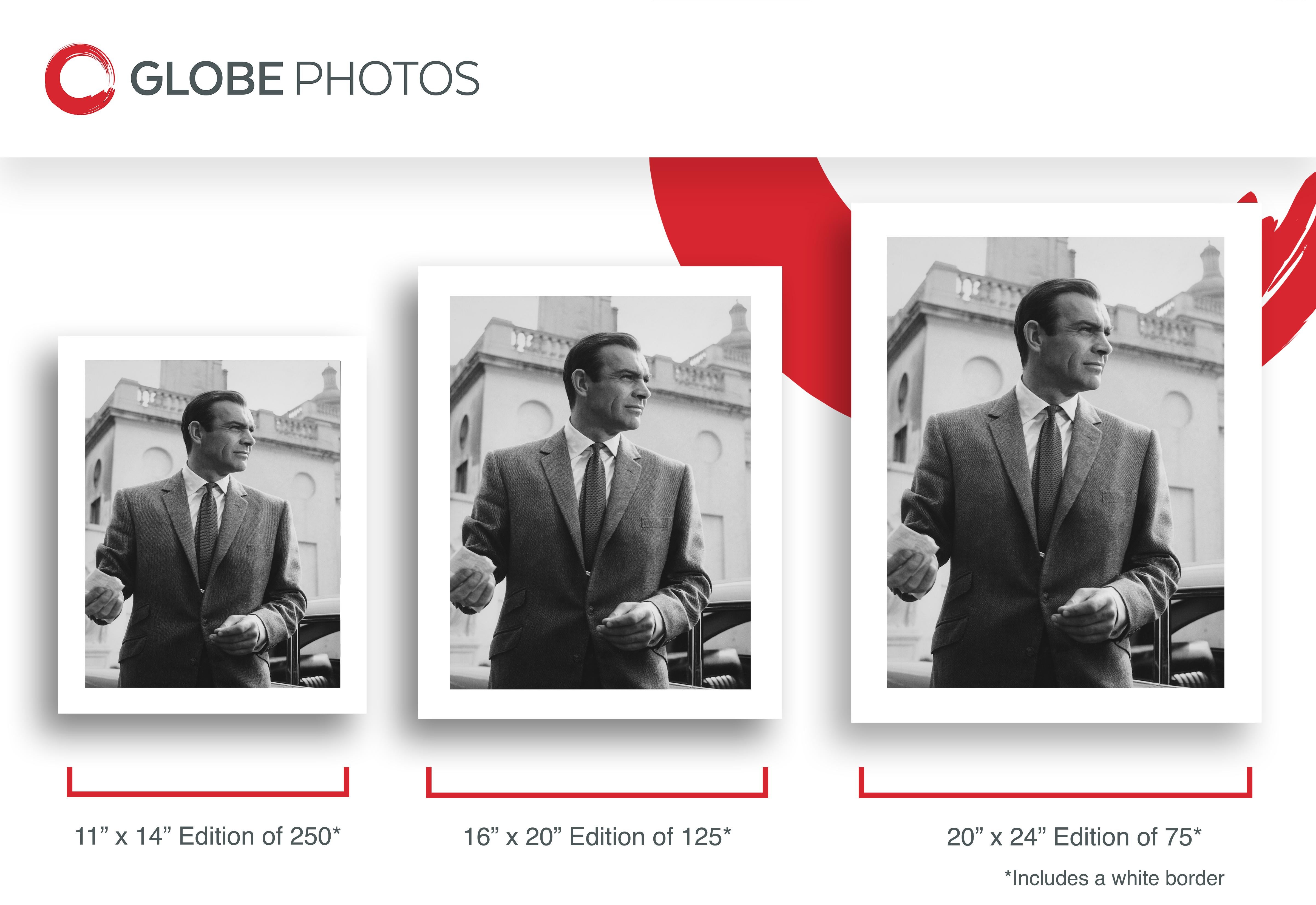 Sean Connery nei panni di James Bond - Photograph Contemporaneo di Unknown