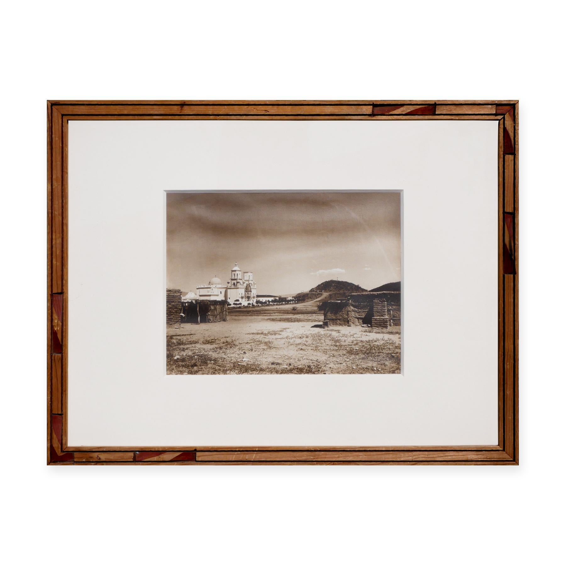 Sepia-farbene architektonische Fotografie der San Xavier Mission in Tucson, Arizona – Print von Unknown