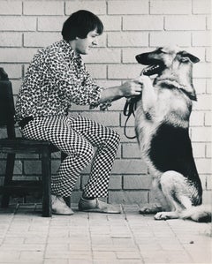 Sonny Bono con su perro