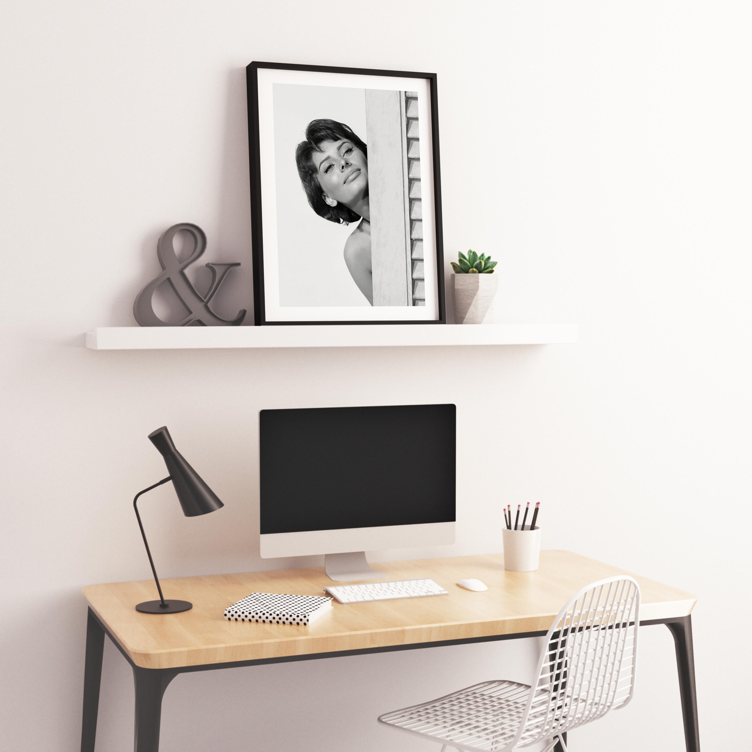 Sophia Loren Behind Corner Globe Photos Fine Art Print 2