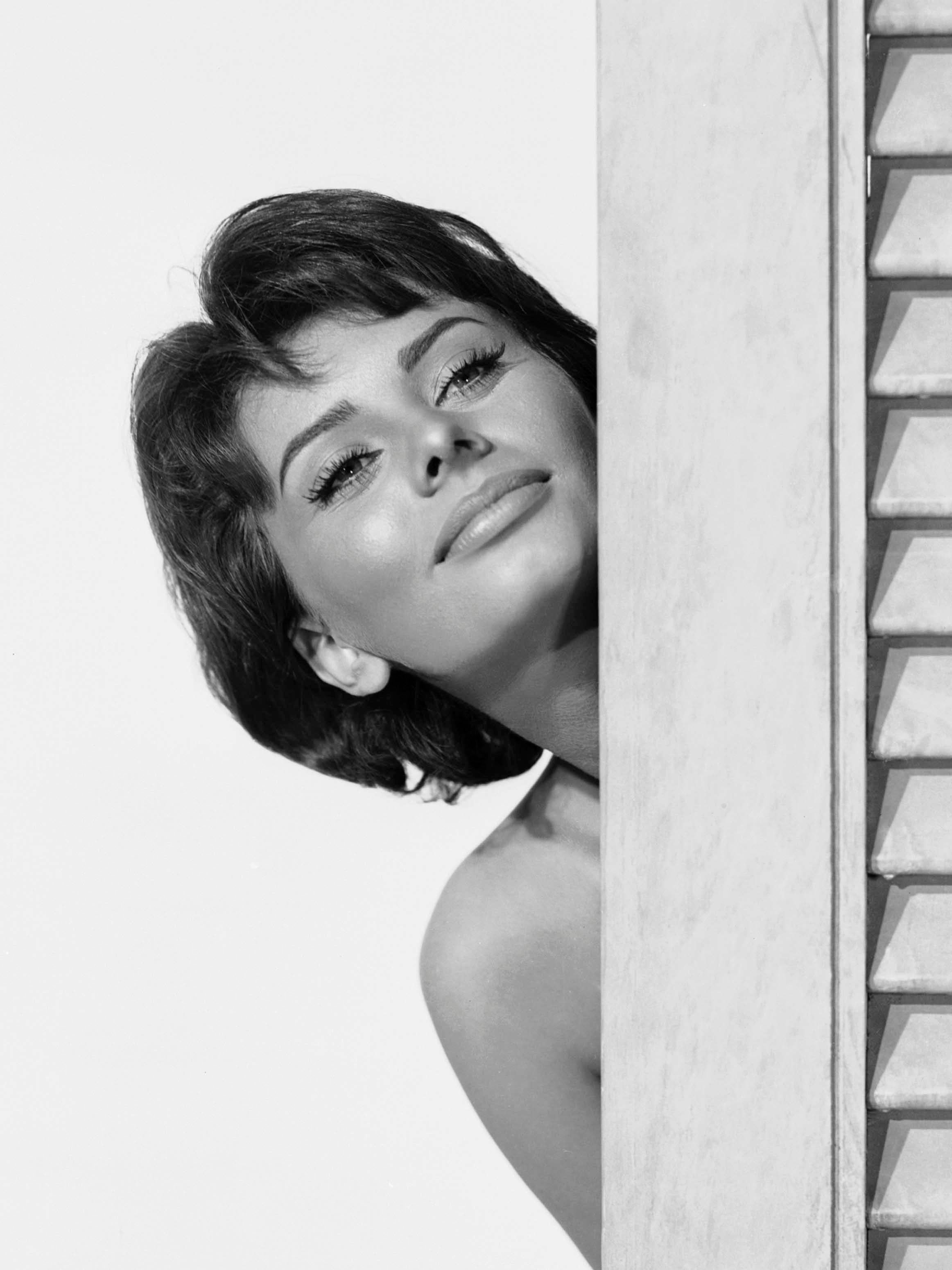 Unknown Portrait Photograph - Sophia Loren Behind Corner Globe Photos Fine Art Print
