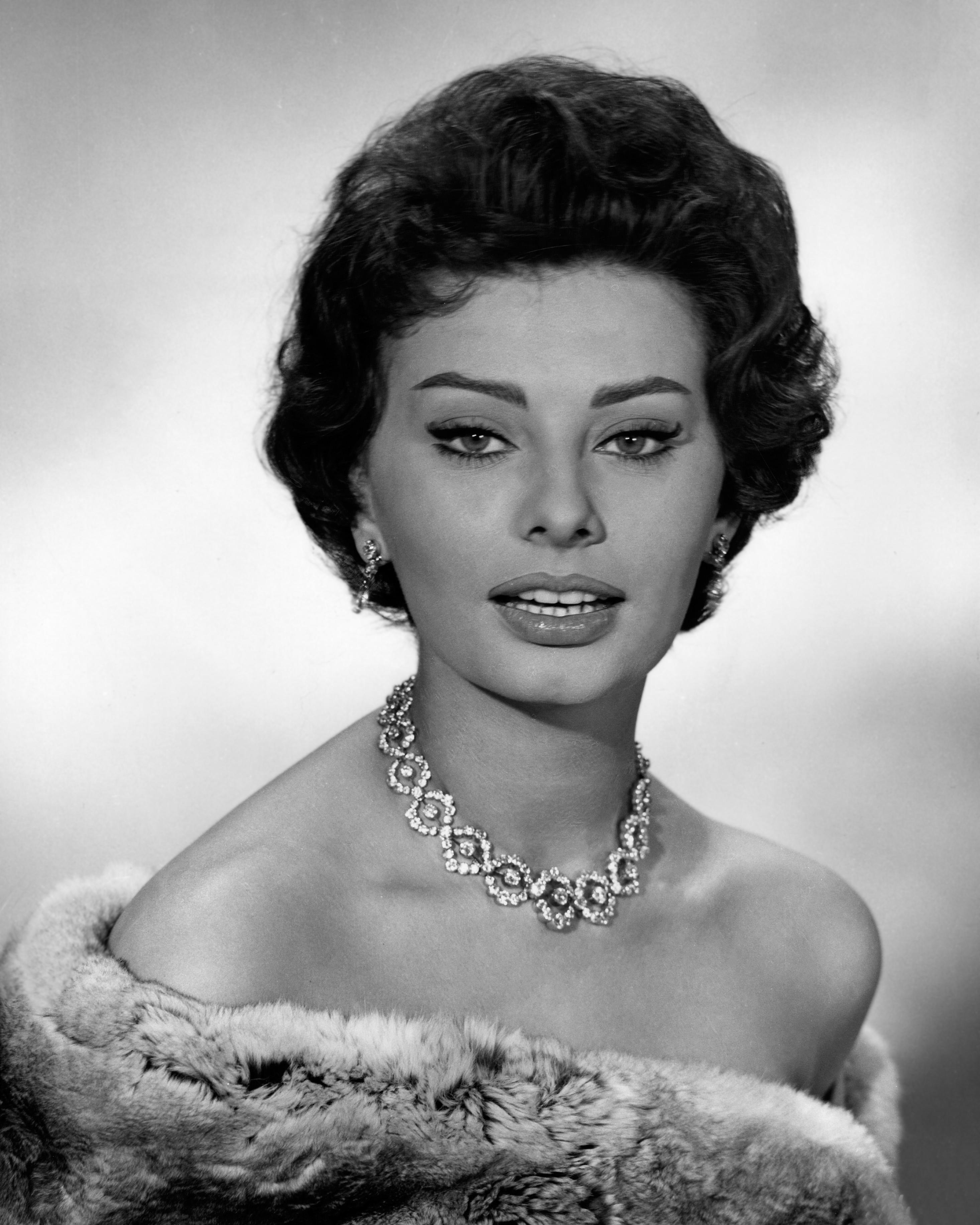 Unknown Portrait Photograph - Sophia Loren Elegant Headshot Globe Photos Fine Art Print
