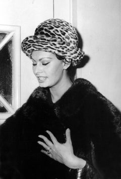 Sophia Loren con sombrero de leopardo