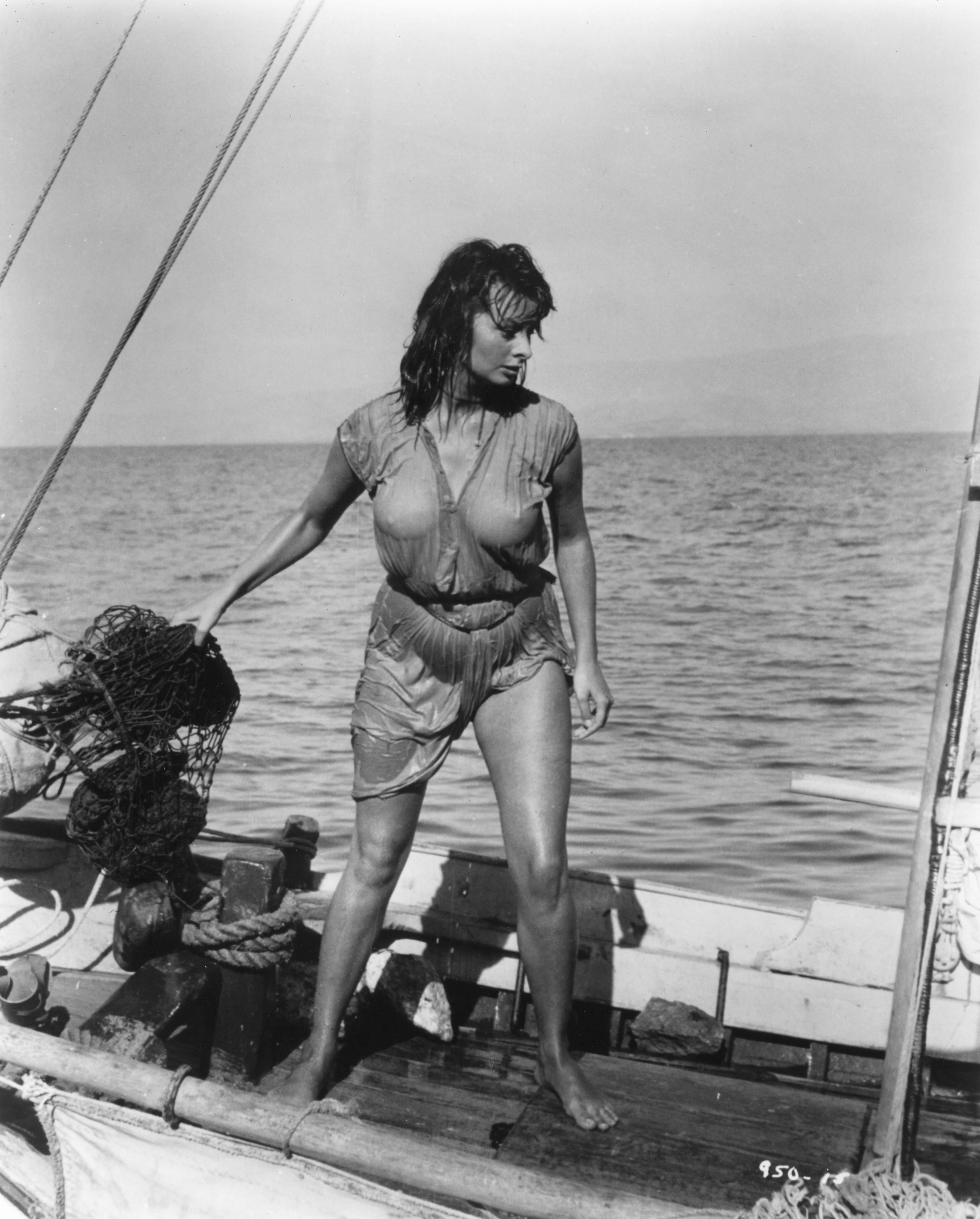Sophia Loren en barco - Fotografía y negativo antiguo de gran formato en venta 1
