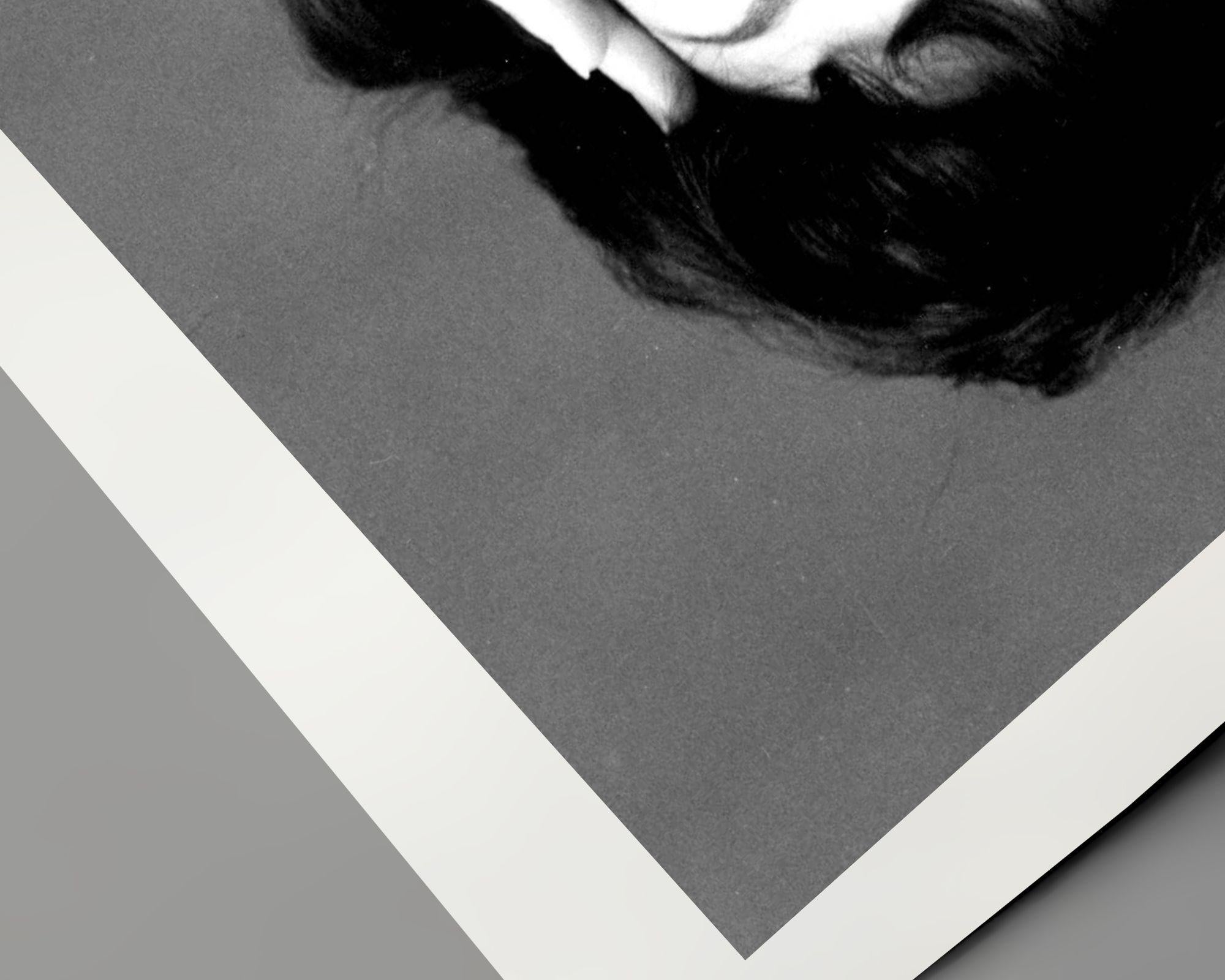 Portrait excentrique de Sophia Loren - Contemporain Photograph par Unknown