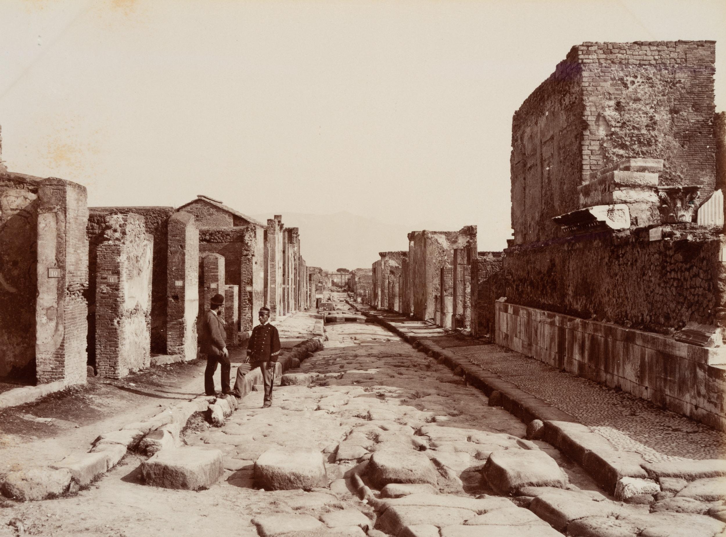 Landscape Photograph Fratelli Alinari - Strada della Fortuna, Pompeii