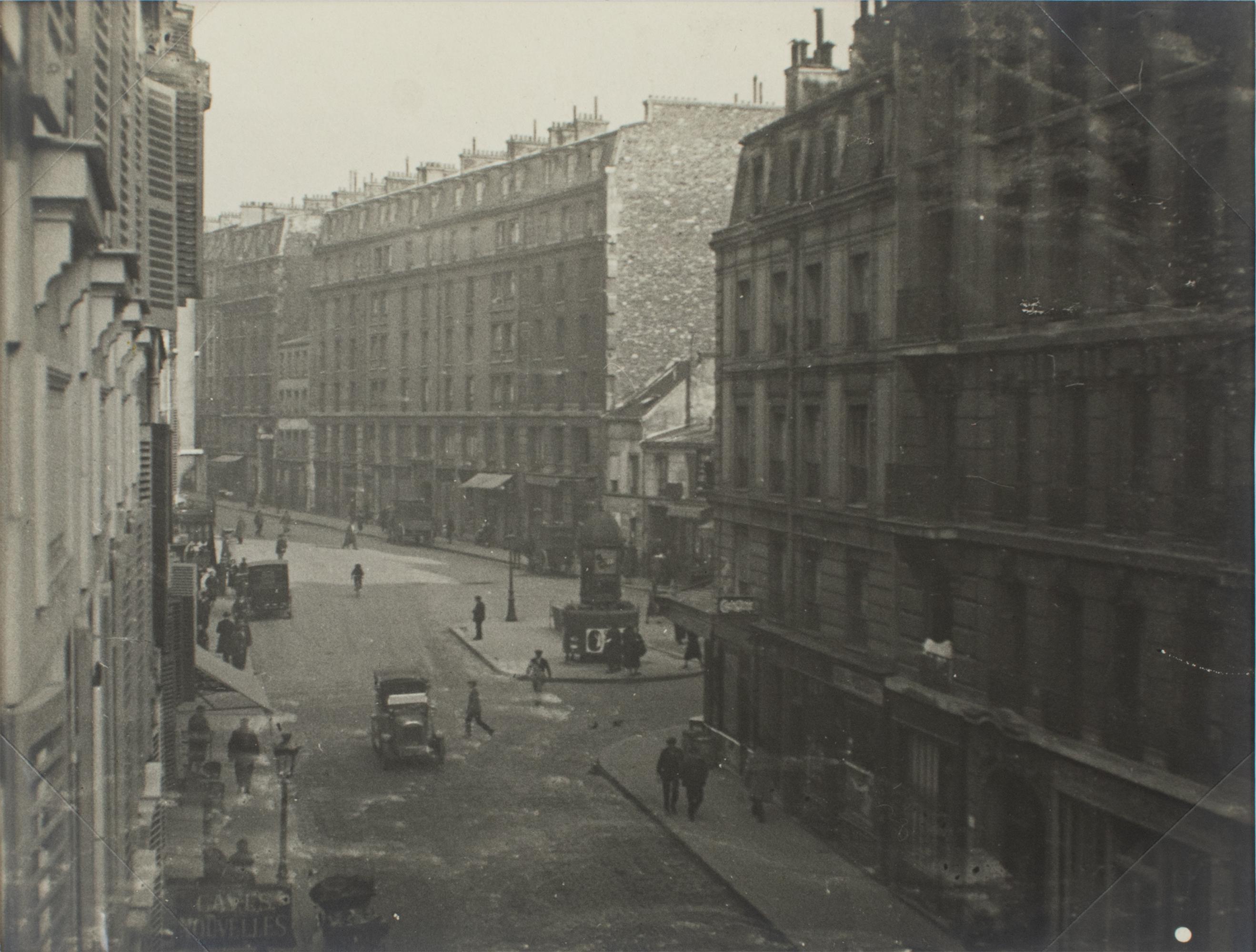 Street View a Parigi negli anni '30 Fotografia alla gelatina d'argento in bianco e nero