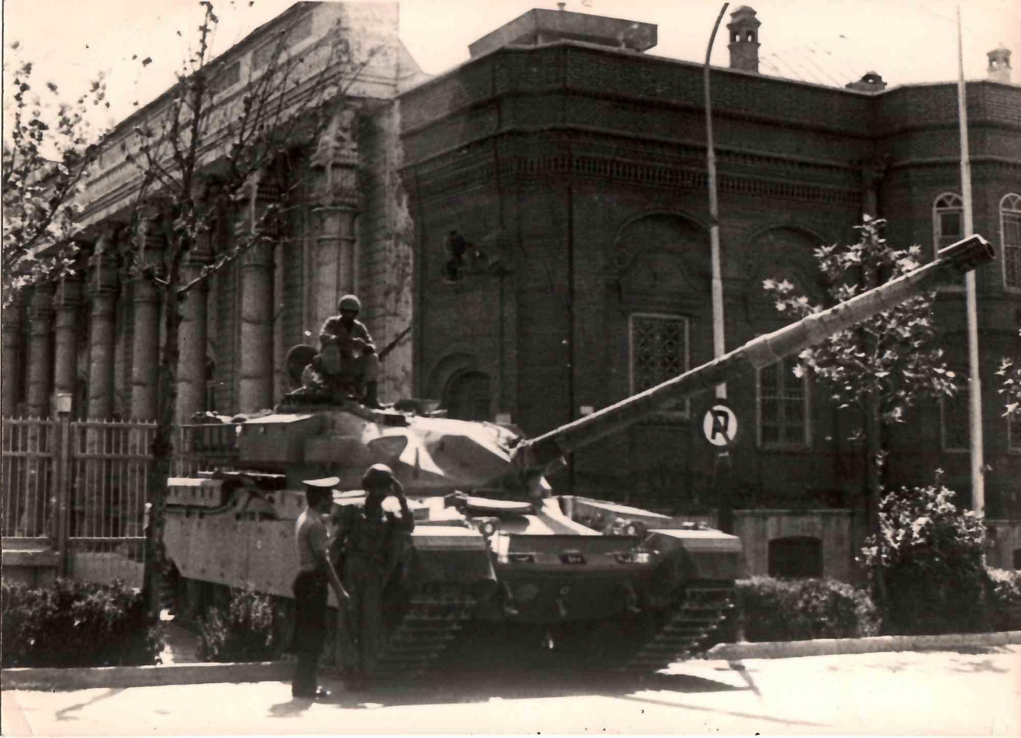 Unknown Black and White Photograph - Tank in Santiago - Chile - Vintage B/W photo - 1970s