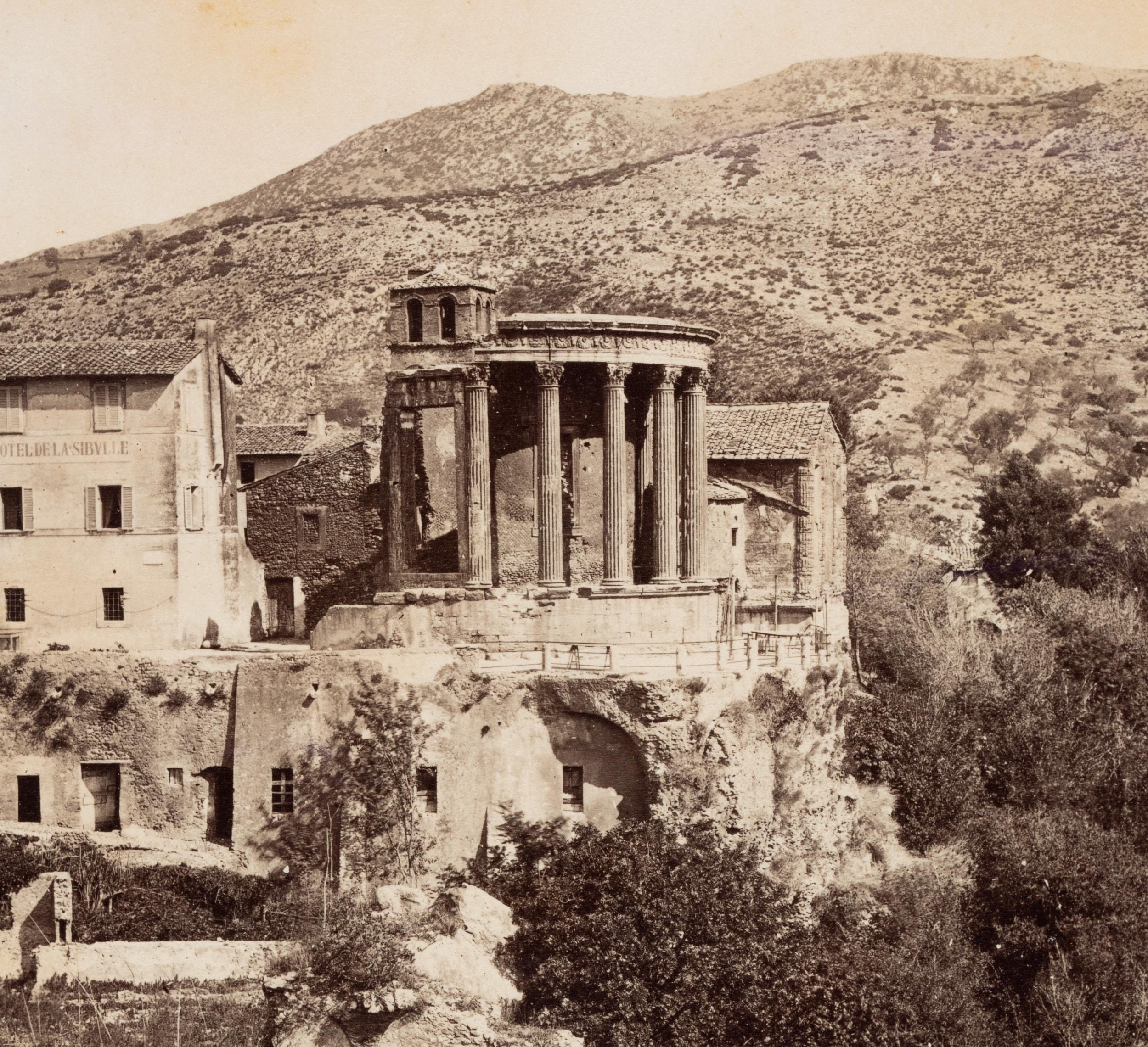 Temple of Vesta, jardins de Tivoli - Photograph de Fratelli Alinari