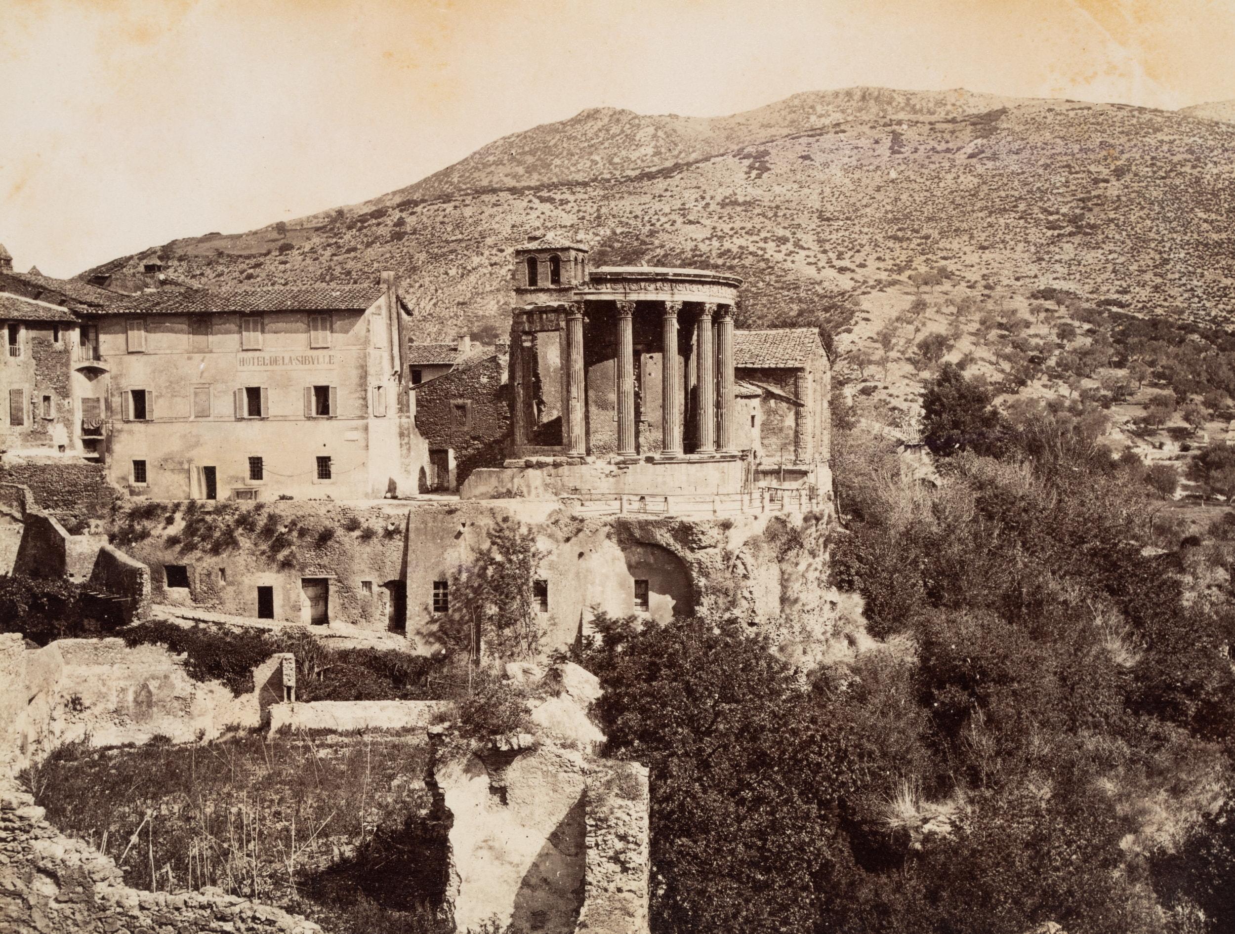 Landscape Photograph Fratelli Alinari - Temple of Vesta, jardins de Tivoli
