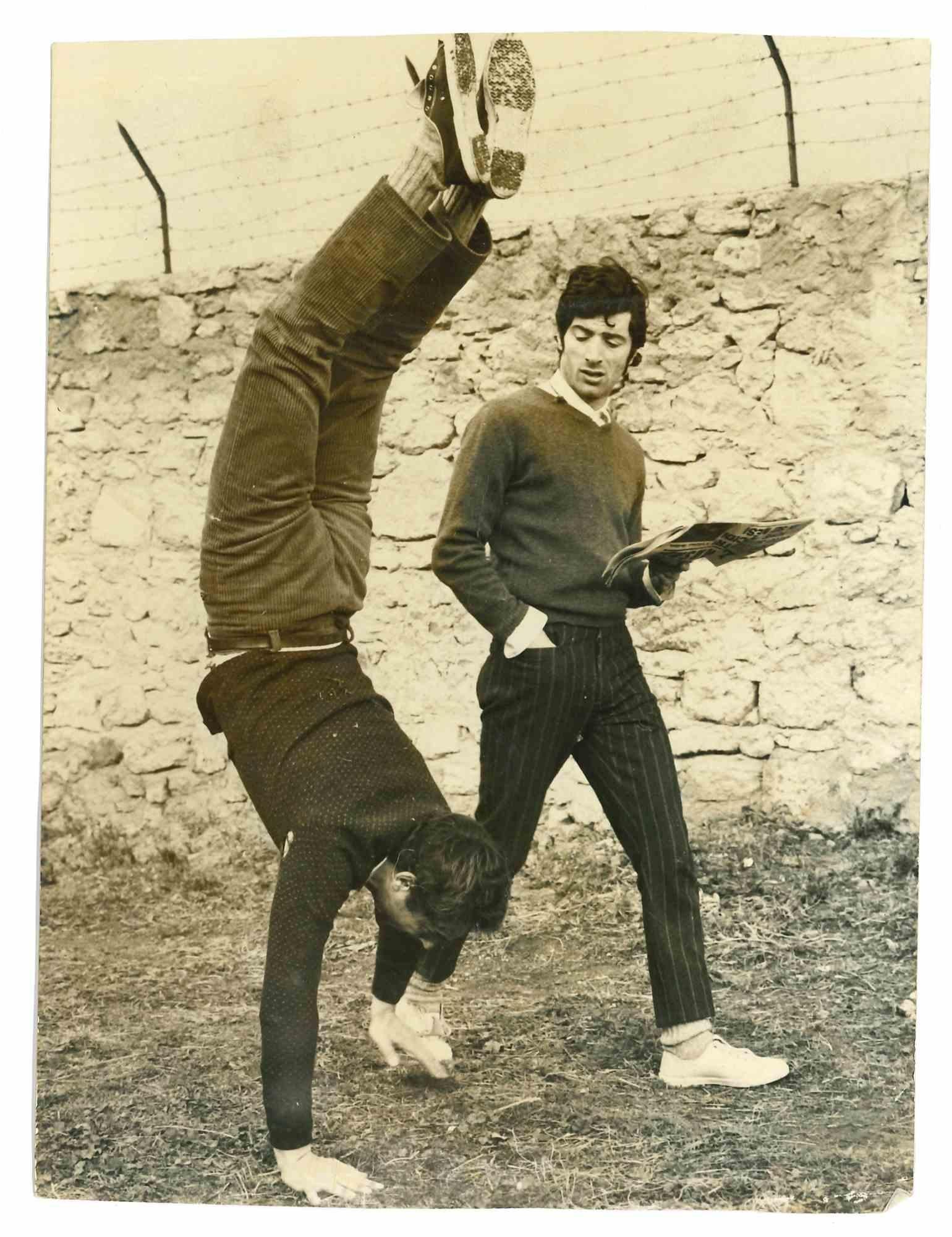 Figurative Photograph de Unknown - Terence Hill y Don Backy - Fotografía de época - Mediados del siglo XX