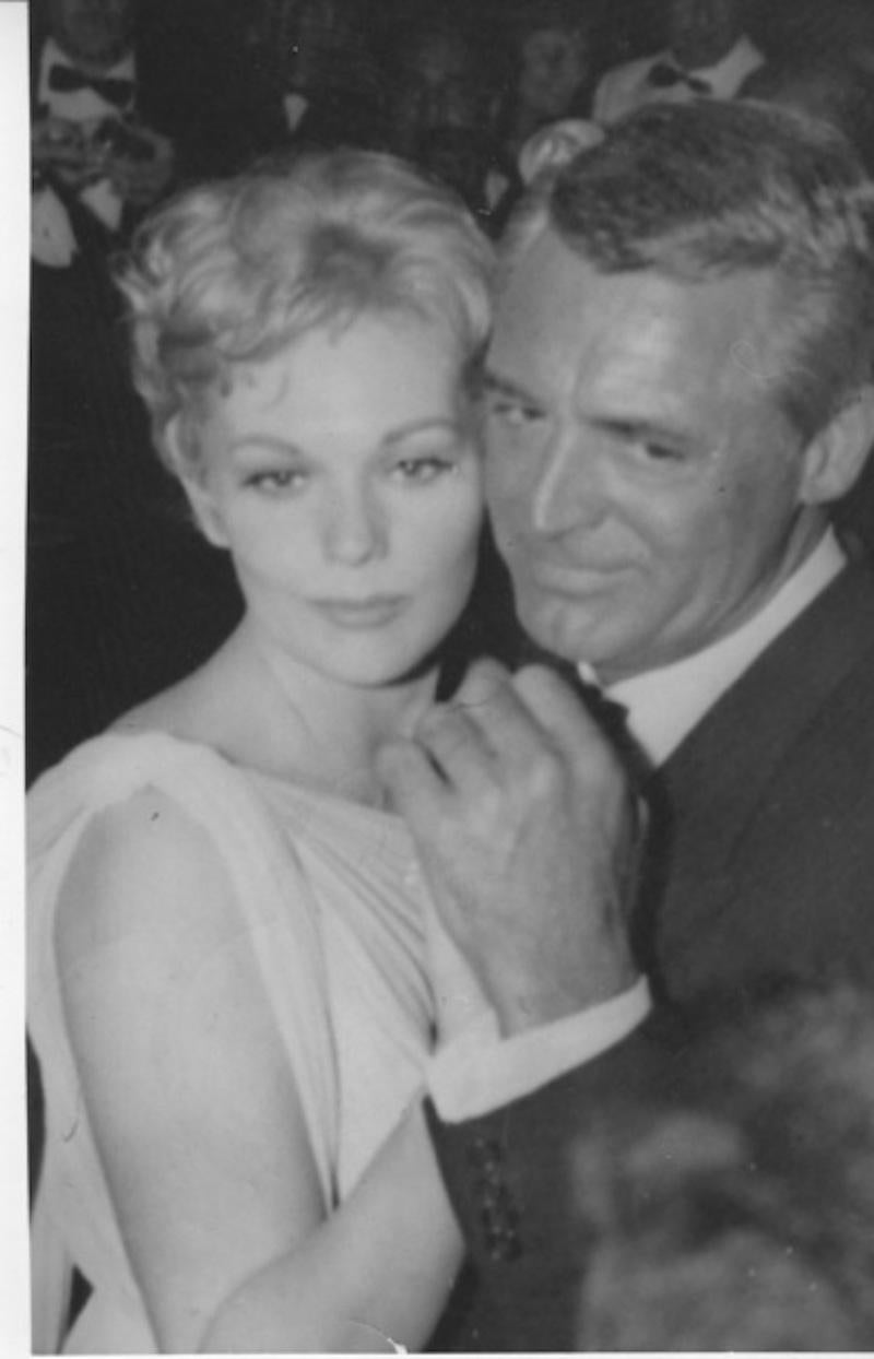 Unknown Portrait Photograph – Cary Grant, amerikanischer Schauspieler, Vintage-Foto - 1960er Jahre