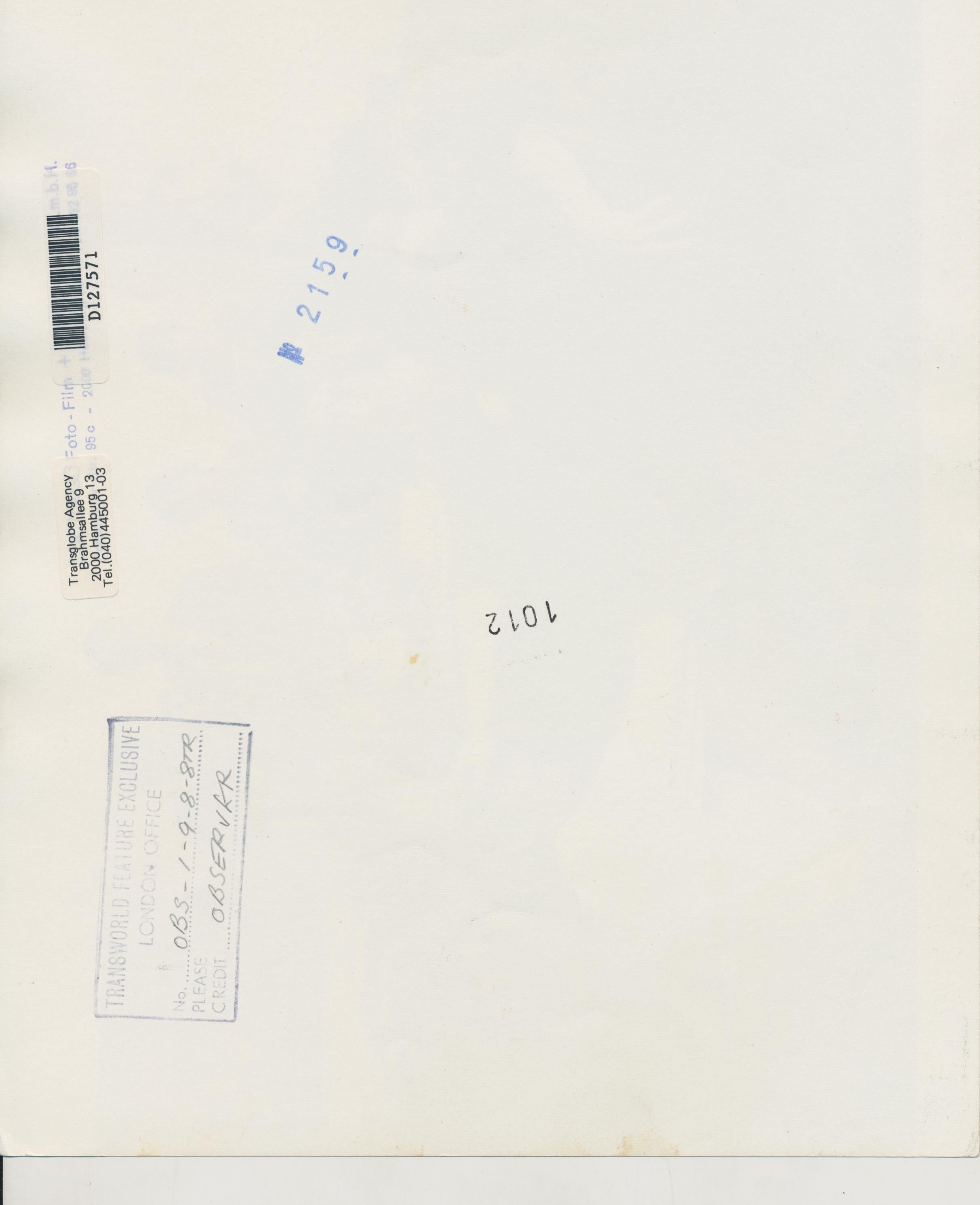 Die Beatles, Büro, Schwarz-Weiß-Fotografie, 20,7 x 25,4 cm (Moderne), Photograph, von Unknown